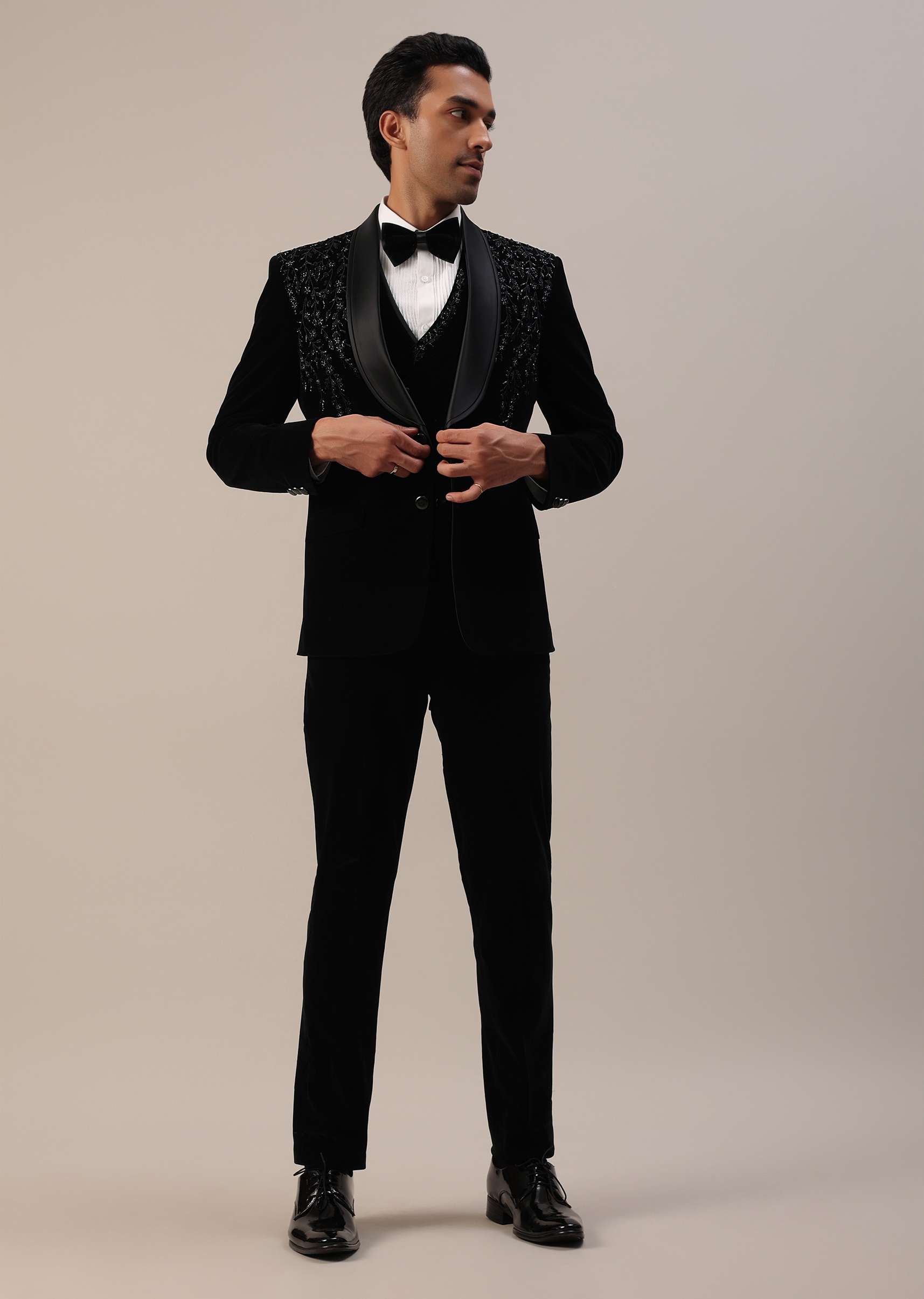 black_micro_velvet_tuxedo_set_with_cut-sg170889_14_0c12ff25-994b-4c78-9648-4af9074cbcab.jpg