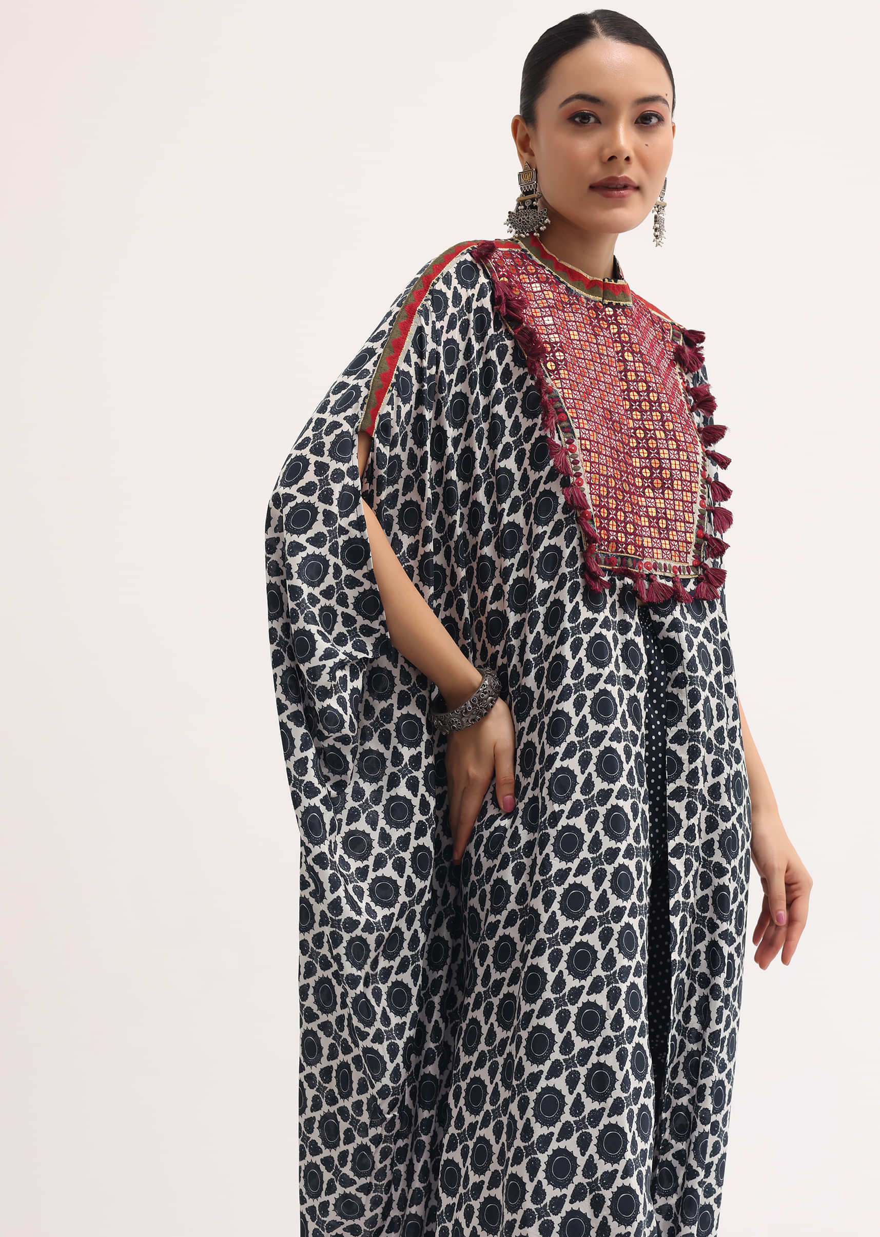 black_printed_crepe_kaftan_kurta_set-sg217454_6_8ddff5f6-f20e-4631-bf4a-a6d5d4859d88.jpg