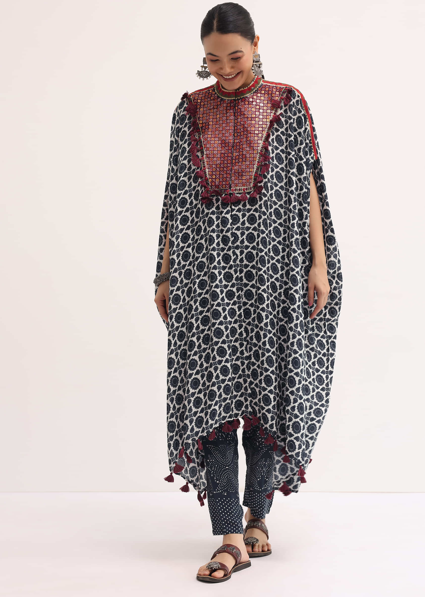 black_printed_crepe_kaftan_kurta_set-sg217454_7_148120cc-e8c7-4fd2-826d-465e9c7f582e.jpg