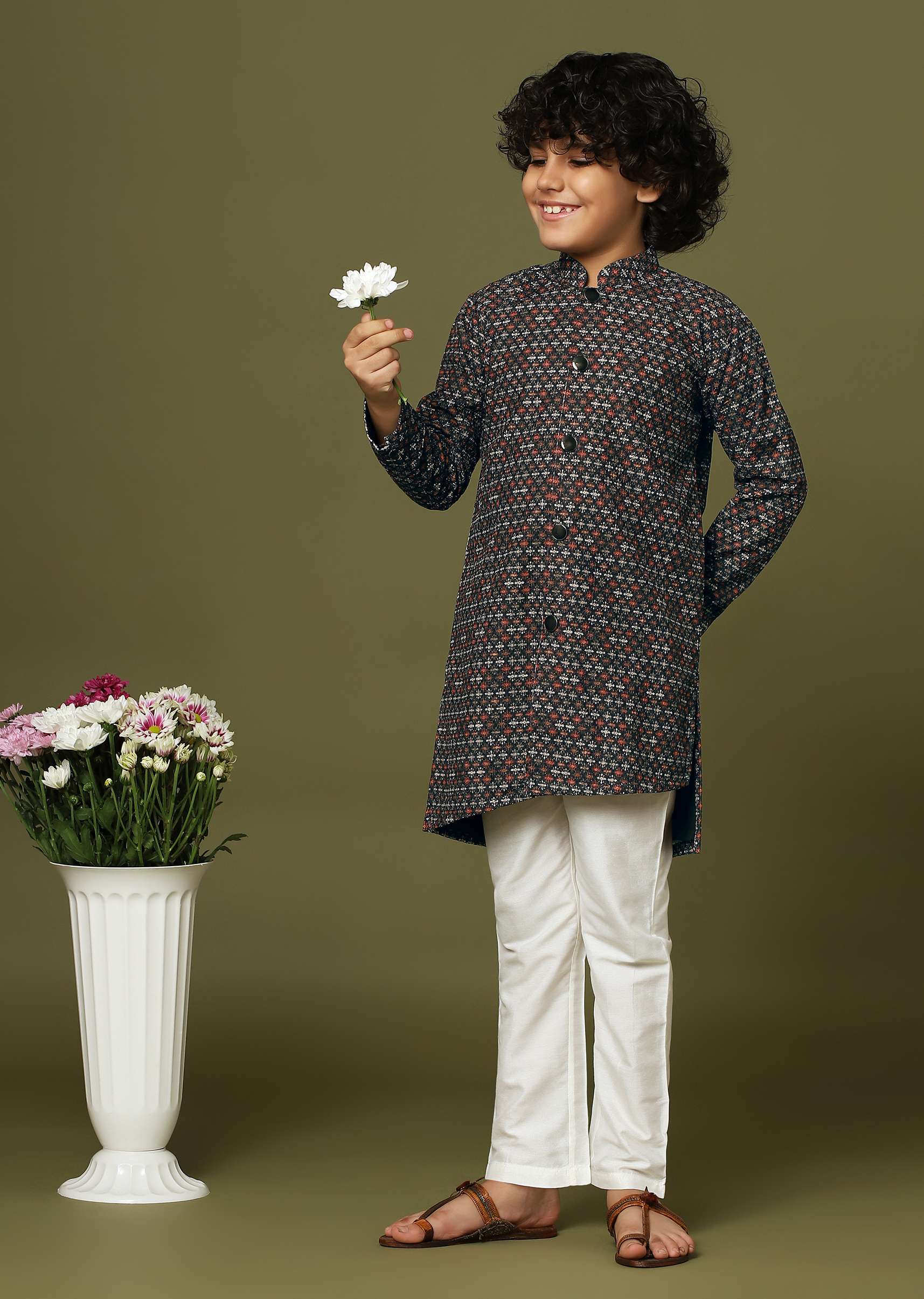 black_printed_kurta-sg161235_5_29352d15-d0ae-4b71-8a01-80a42e395f53.jpg