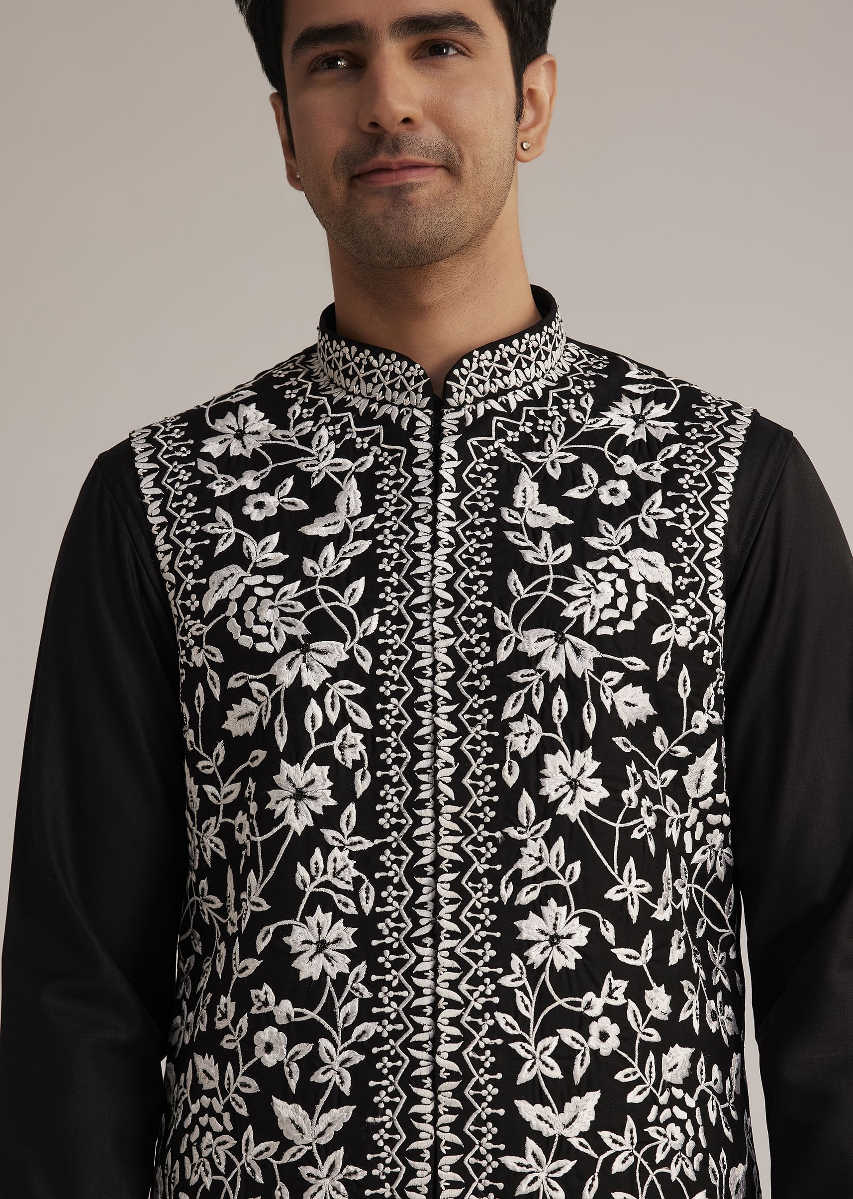 black_silk_kurta_set_with_embroidered_nehru_jacket-sg259215_4_1b48d54d-d7f1-4860-8e91-9f8385fc2403.jpg