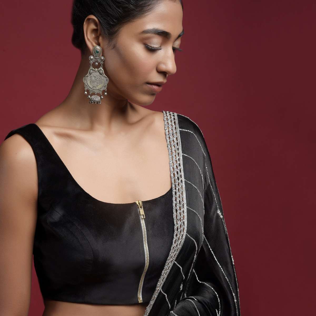 black_sleeveless_blouse_with_front_zip_opening_online_-_kalki_fashion_-_sg22630_5__2_1a33008f-fd78-425c-8322-0fd8e2ffd4a6.jpg