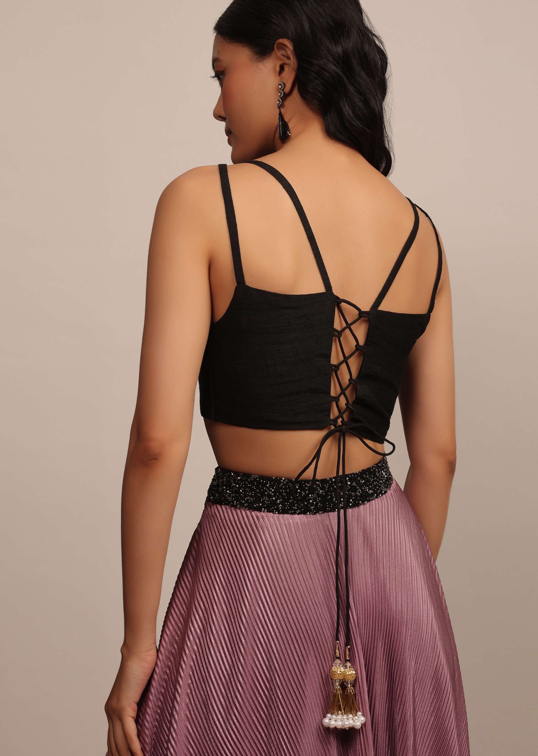 black_strappy_sleeveless_raw_silk_blouse_with_v_neckline-sg148033_5_7c7a7ac1-a8b3-454b-89eb-4a22e7fd9cfb.jpg