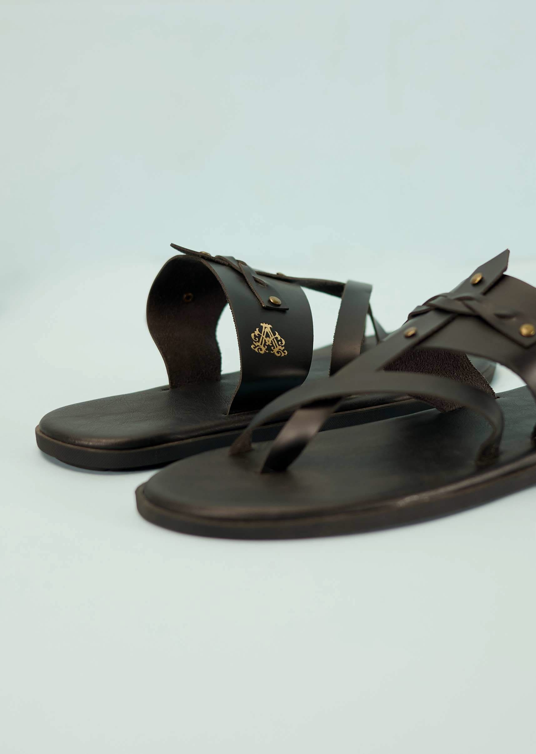 black_strappy_slides_for_men_in_leather_with_buttons-sg124675_4_db94d14d-e1ef-443c-abee-074ca9b77234.jpg