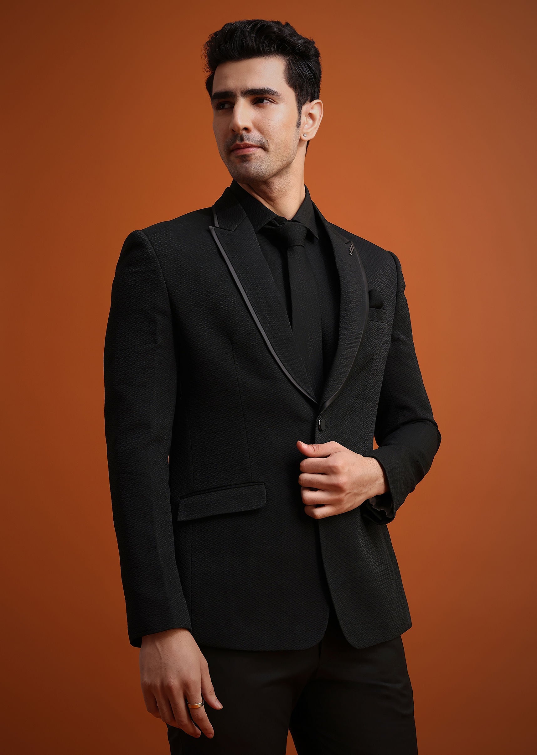 black_tuxedo_and_shirt_set_with_pocket_square-sg248444_5_8564681b-c2d4-4fa5-9168-141076894eb6.jpg
