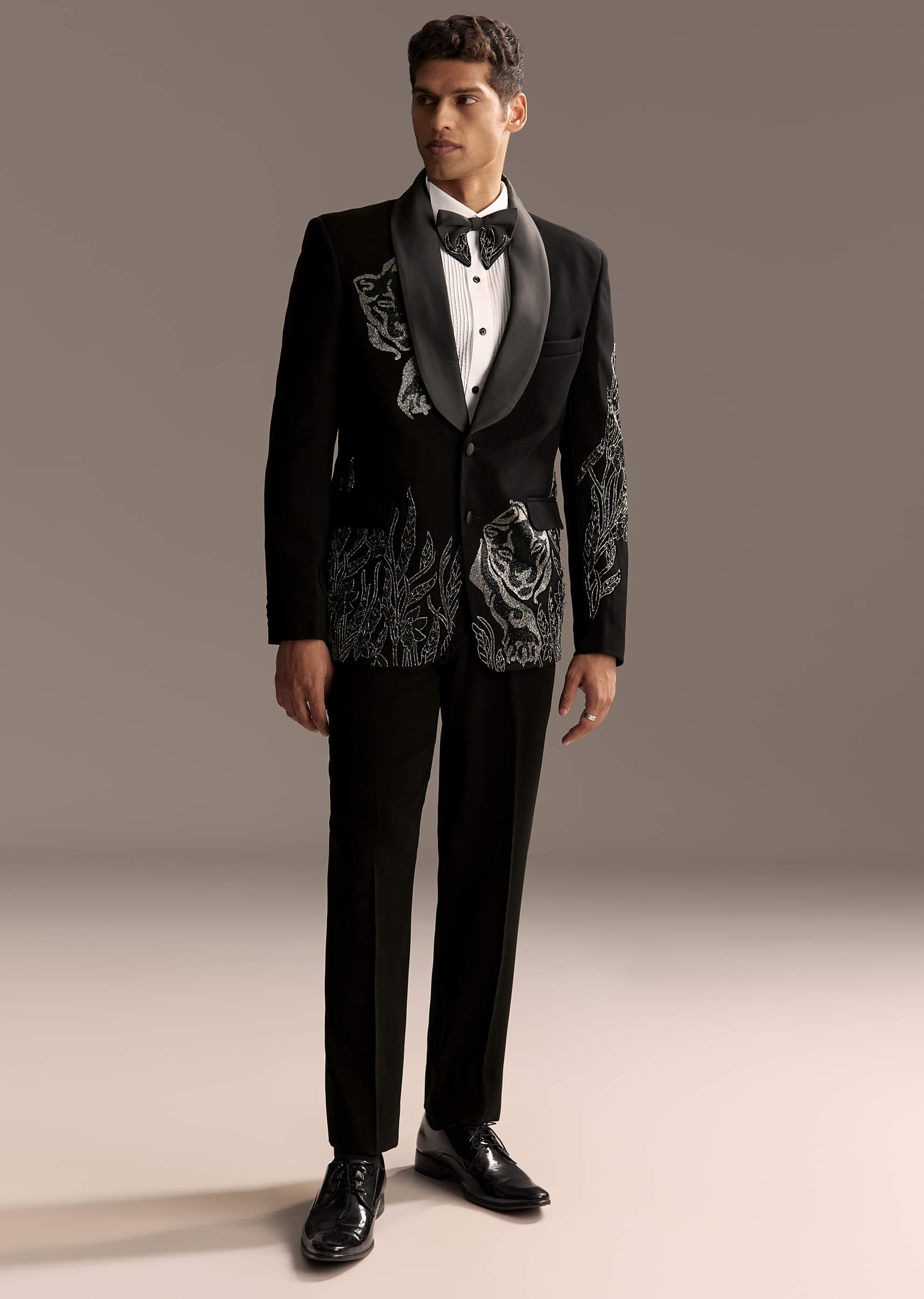 black_tuxedo_for_men_with_cut_dana_and_beads-sg323144-1-nosto_8.jpg