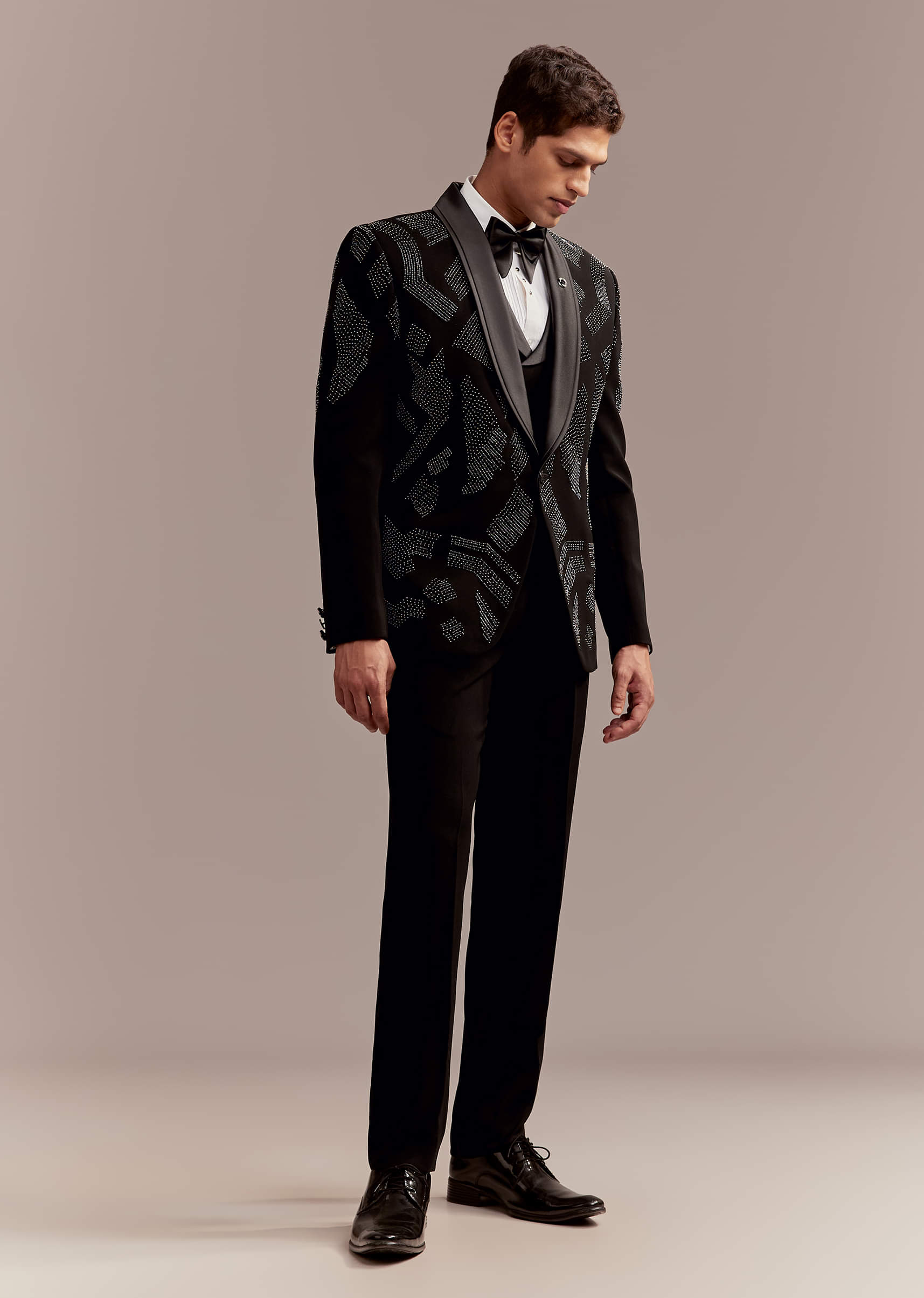 black_tuxedo_for_men_with_modern_geometric-sg356326-1_1.jpg
