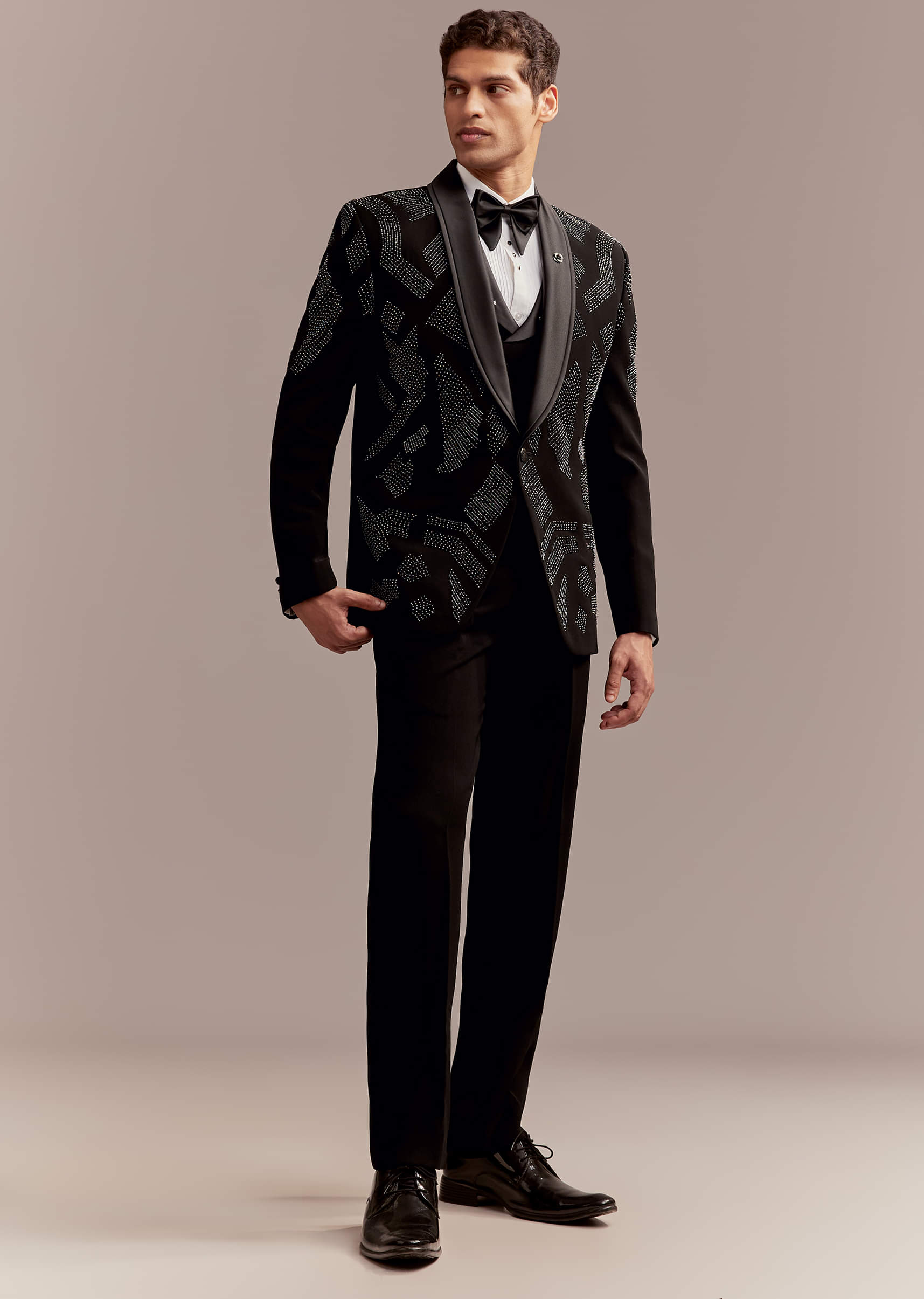 black_tuxedo_for_men_with_modern_geometric-sg356326-1_4.jpg