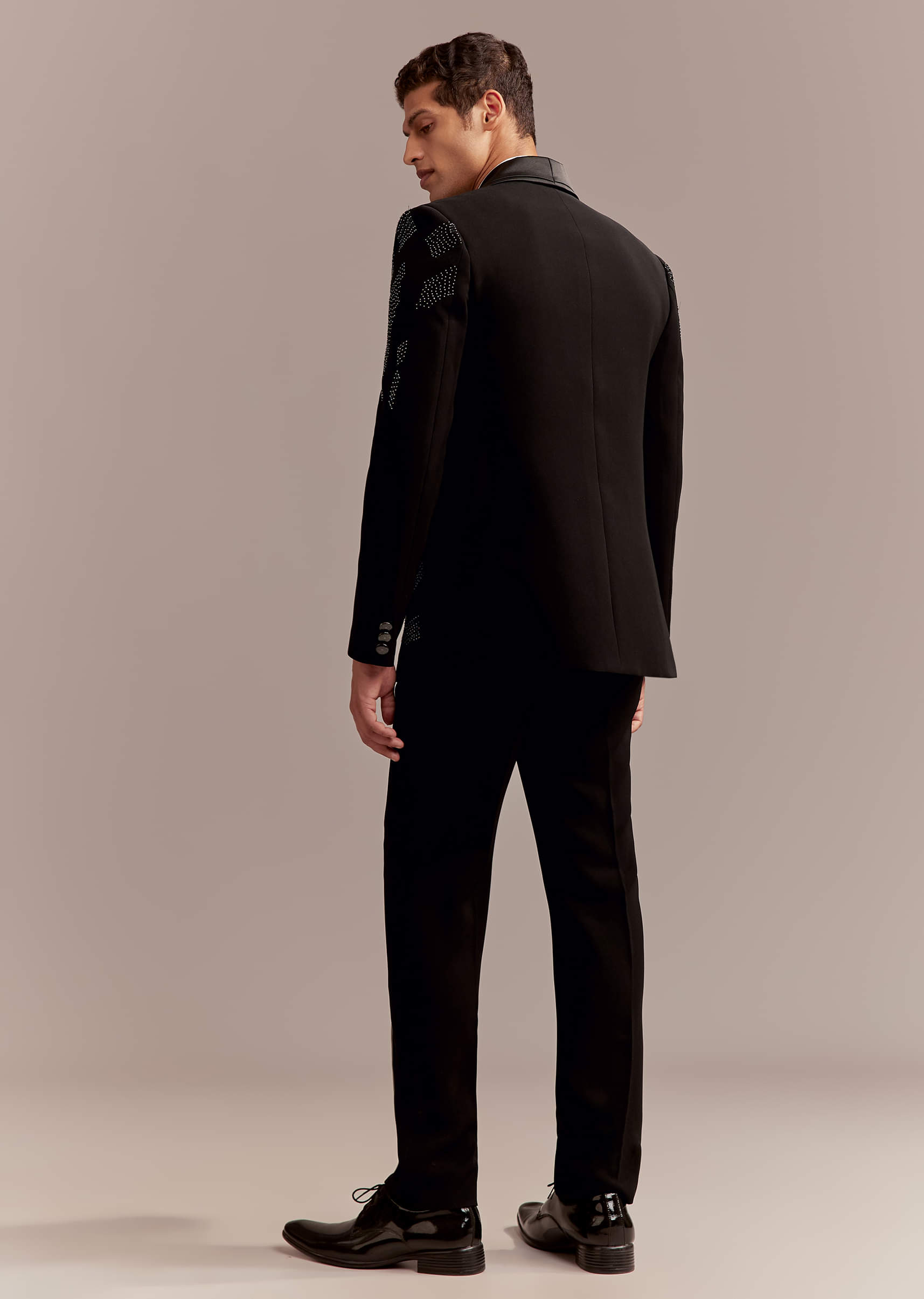 black_tuxedo_for_men_with_modern_geometric-sg356326-1_6.jpg