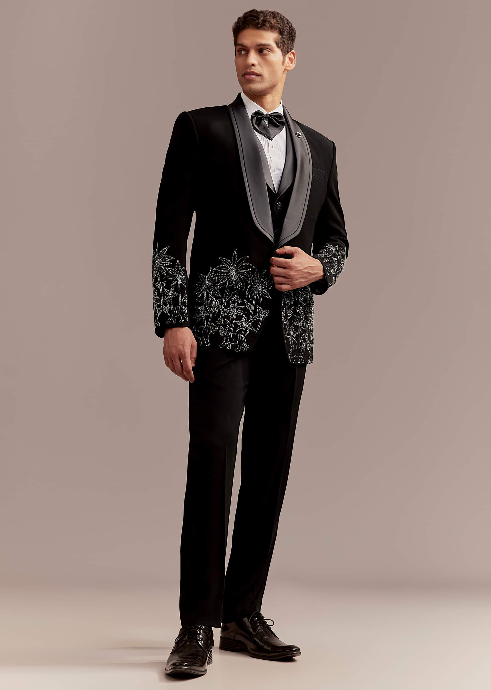 black_tuxedo_for_men_with_silver_palm_and_tiger-sg356342-1_4.jpg