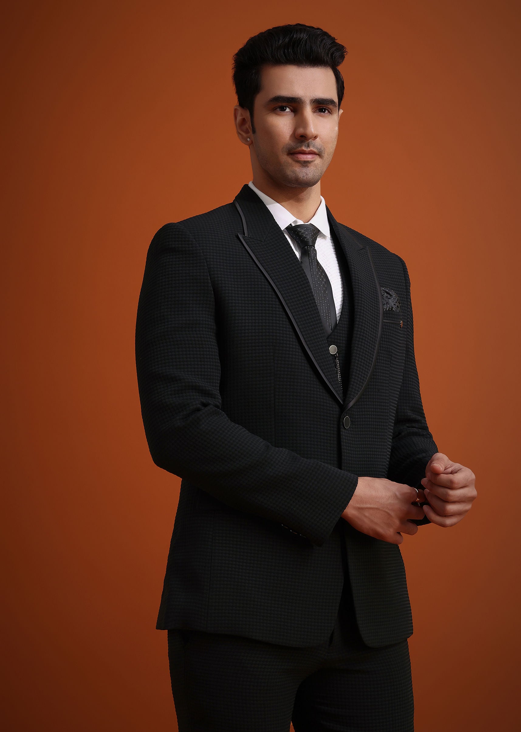 black_tuxedo_set_with_pocket_square-sg248308_5_aa5e1d7b-0251-490d-bef9-c4c8894b300e.jpg