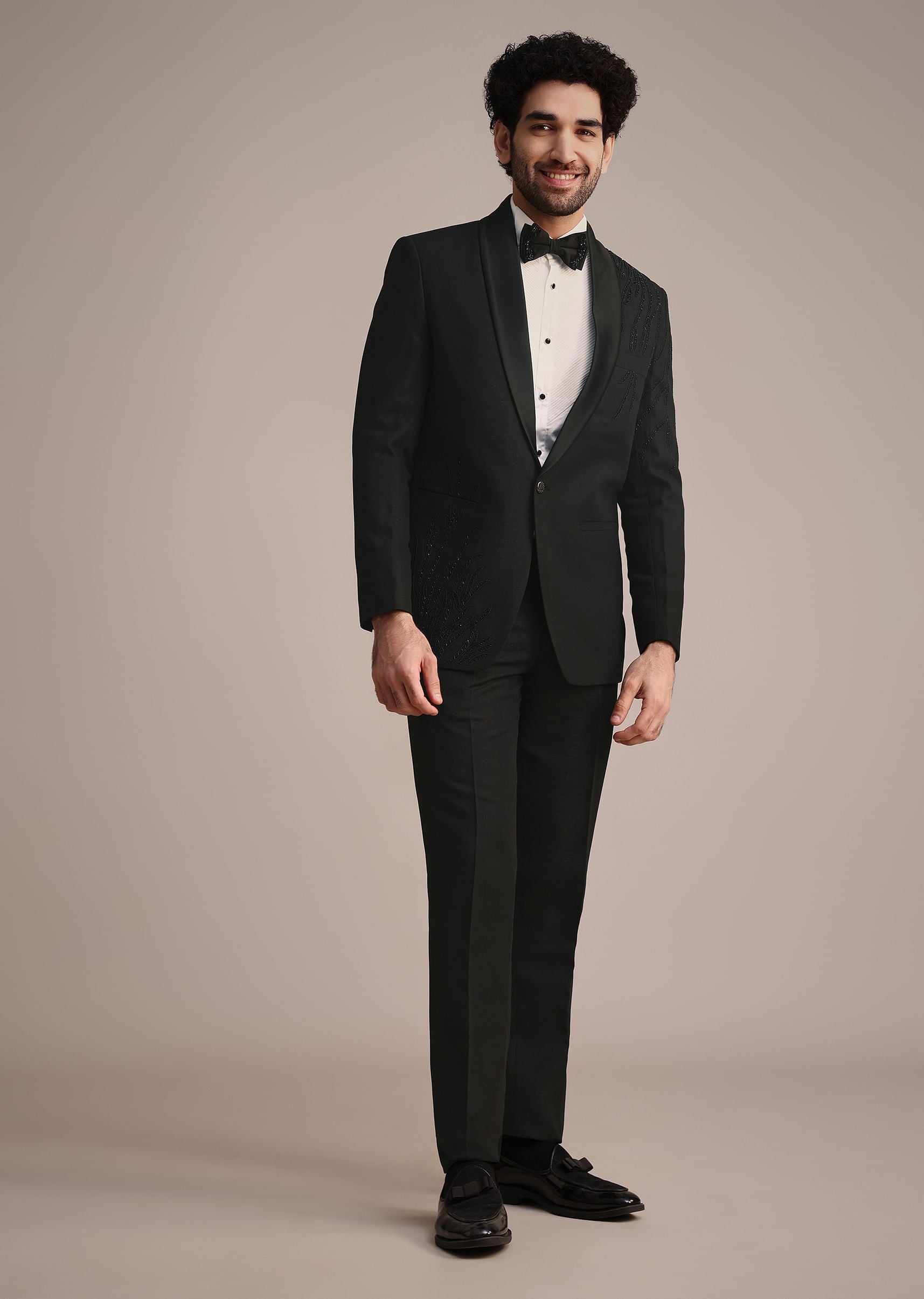 black_tuxedo_with_hand_work-sg252599_7_1748bffb-67c7-4f45-abab-d944bf0501f6.jpg