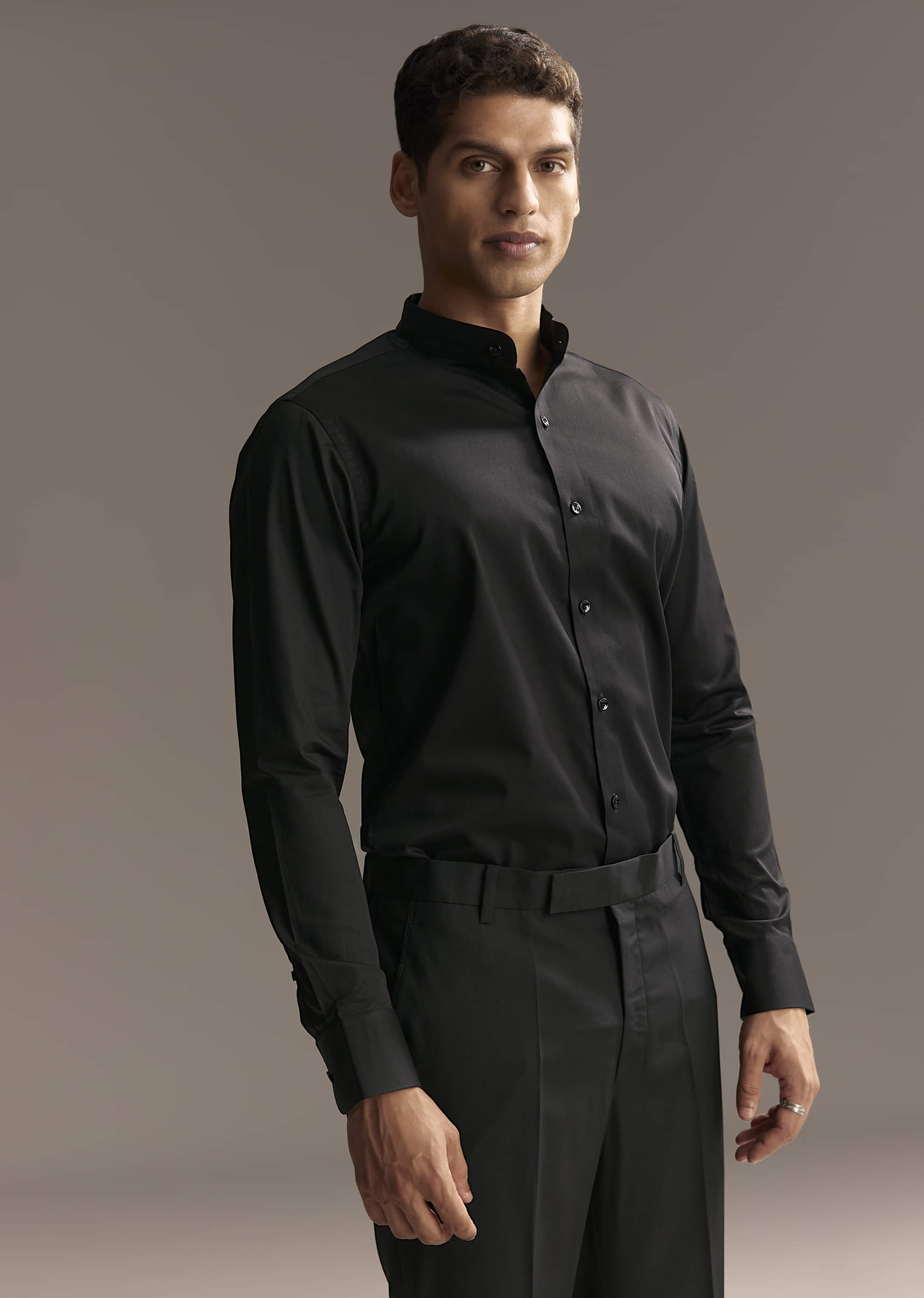 black_velvet_jodhpuri_suit_for_men_with_beads_and_sequins-sg323136-1-nosto_3.jpg