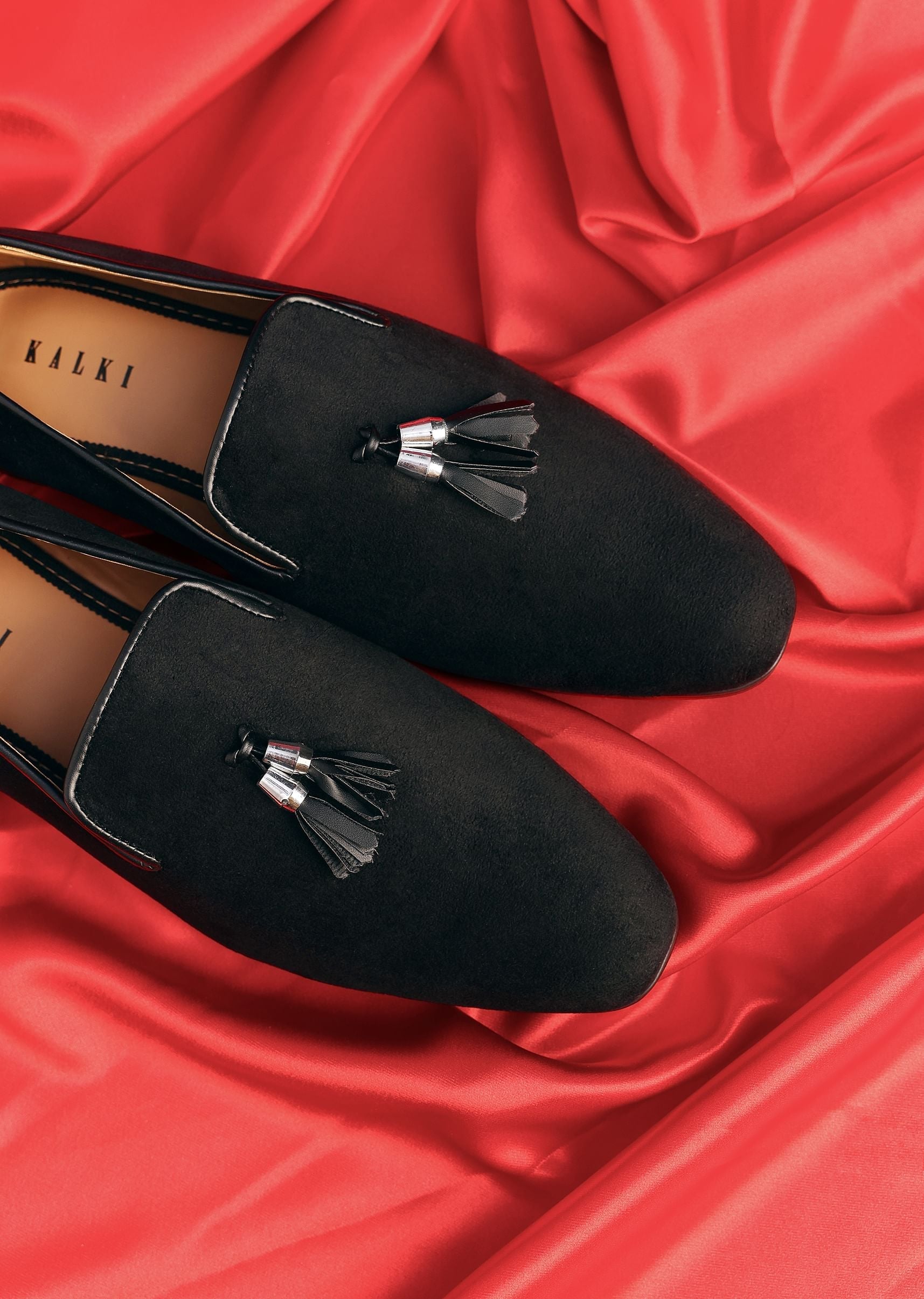 black_velvet_jutti_with_tassel-sg222837_3_97d4c5f9-d3e4-49c8-b33a-722f4770109a.jpg
