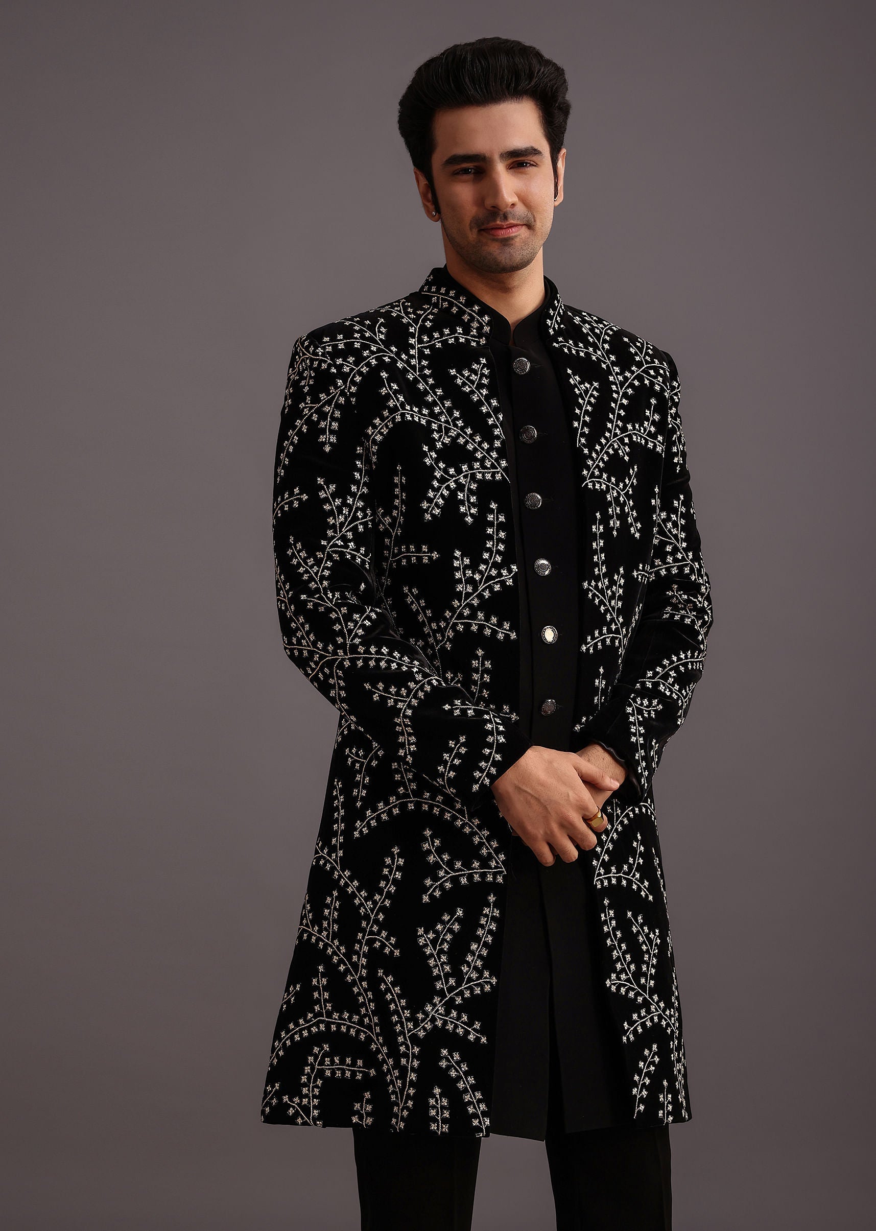 black_velvet_zari_embroidered_indowestern_trouser_suit-sg259050_6_974198e8-f648-44b3-be35-00780b7e9d82.jpg