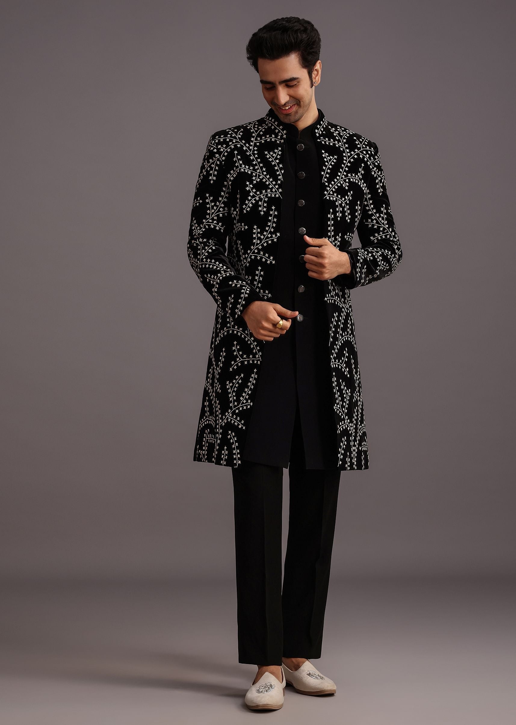 black_velvet_zari_embroidered_indowestern_trouser_suit-sg259050_9_921b973b-e54e-4059-8038-d005d5eac1f8.jpg