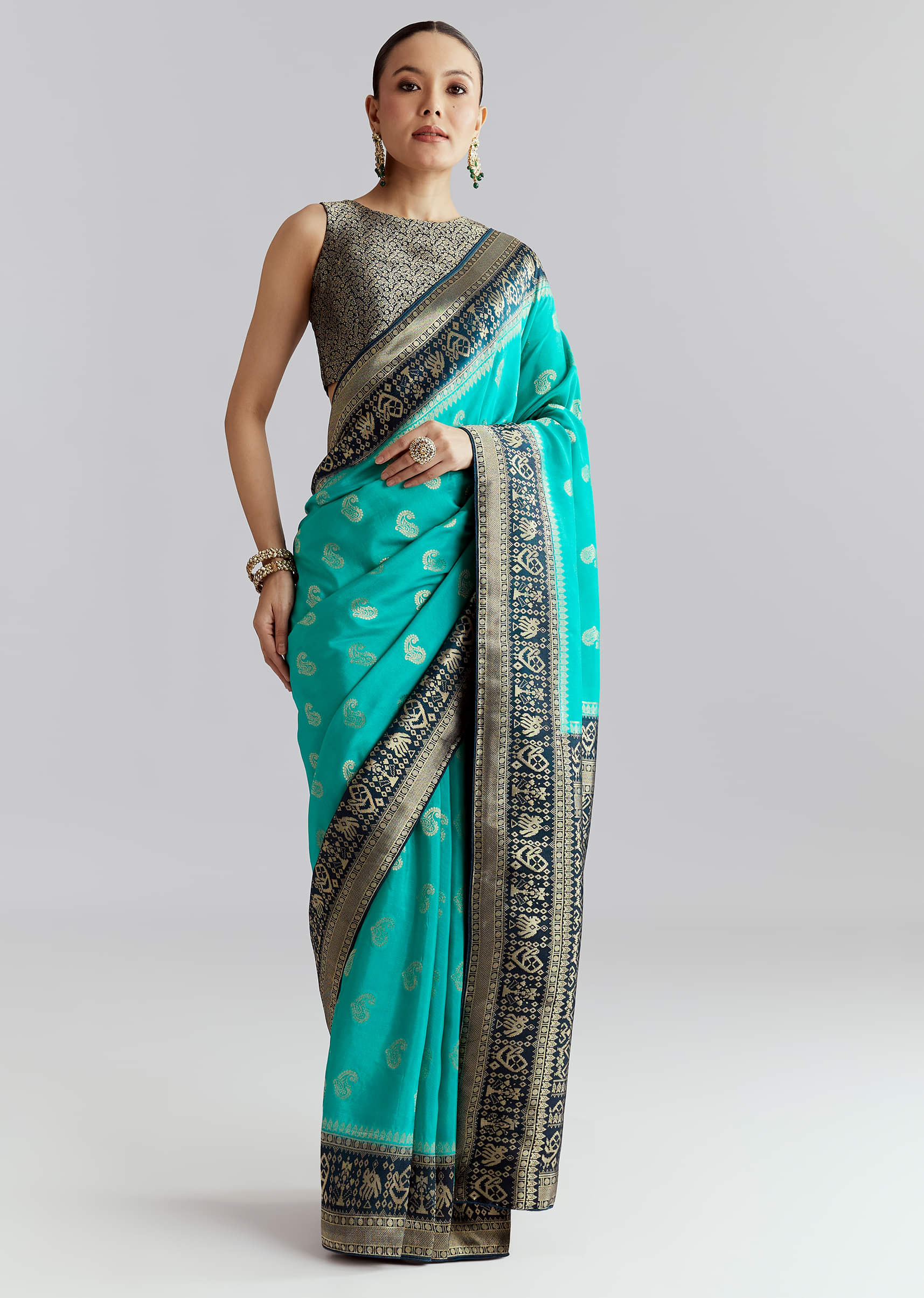 blue-banarasi-silk-woven-saree-with-zari-paisley-motifs-sg350478-3.jpg