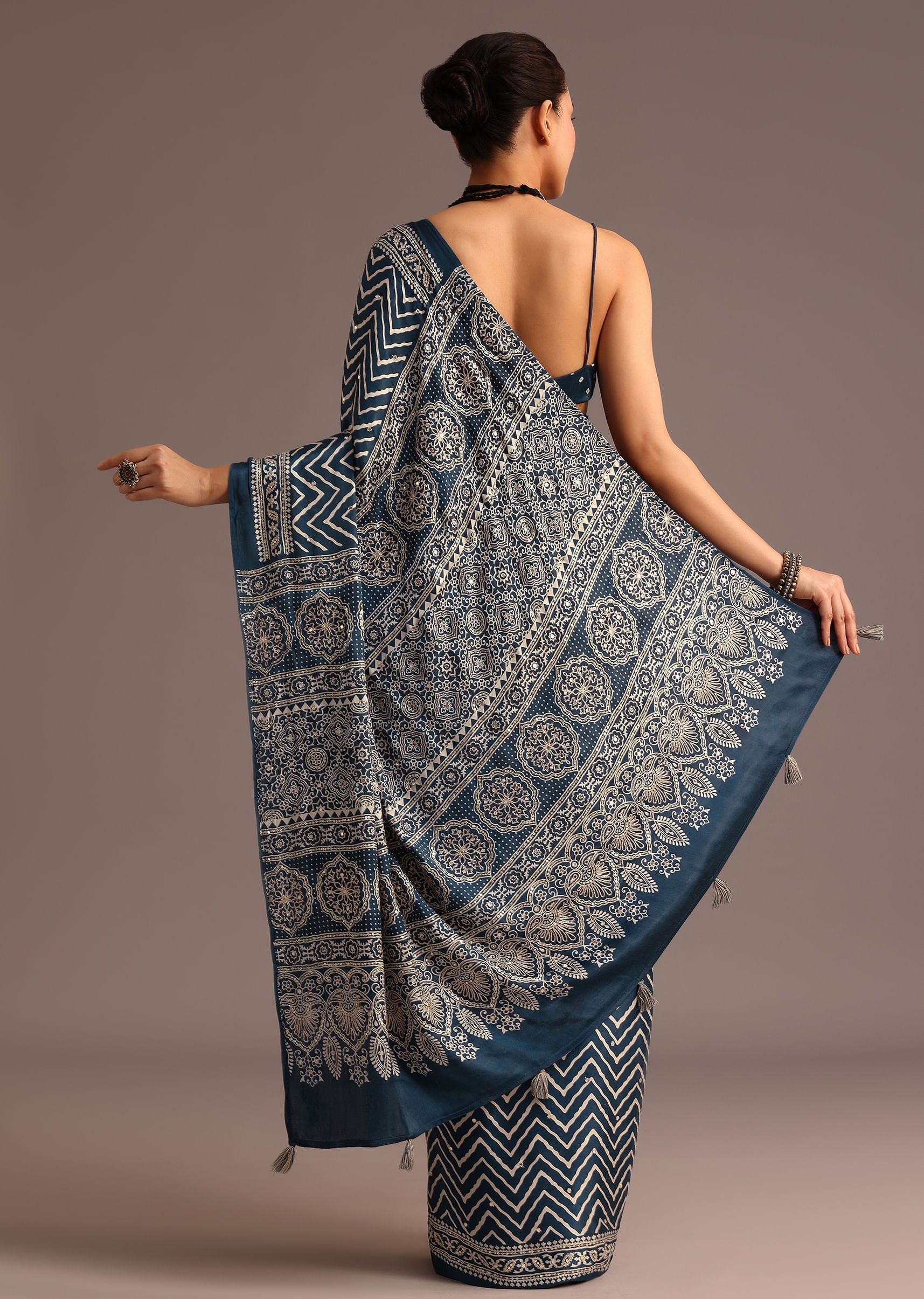 blue-chevron-and-ajrakh-printed-satin-saree-sg257841_5_242b2451-7195-42d0-bd13-89cb810389eb.jpg