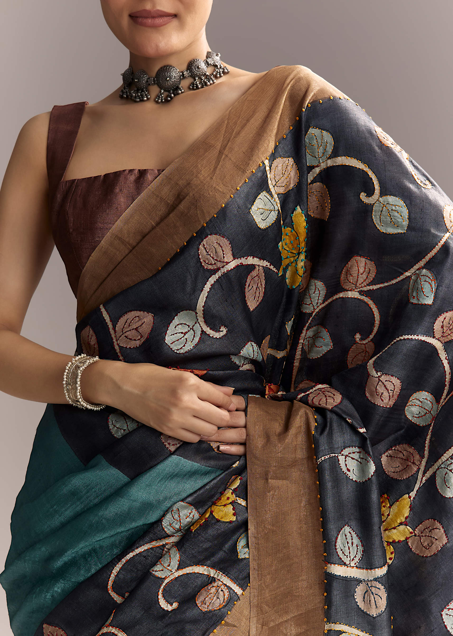 blue-cotton-hand-painted-saree-with-floral-motifs-and-brown-border-sg317771-2.jpg
