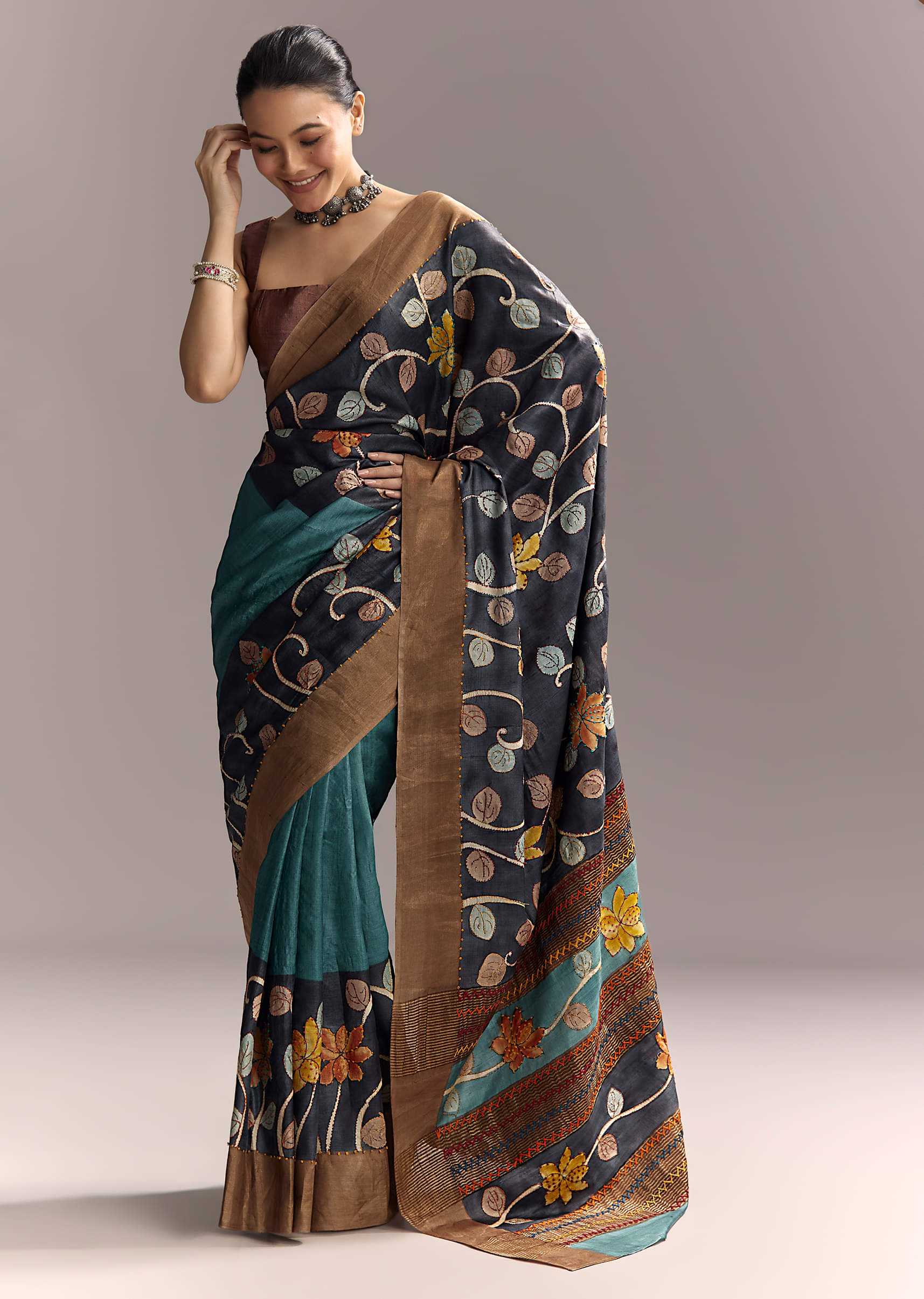 blue-cotton-hand-painted-saree-with-floral-motifs-and-brown-border-sg317771-3.jpg