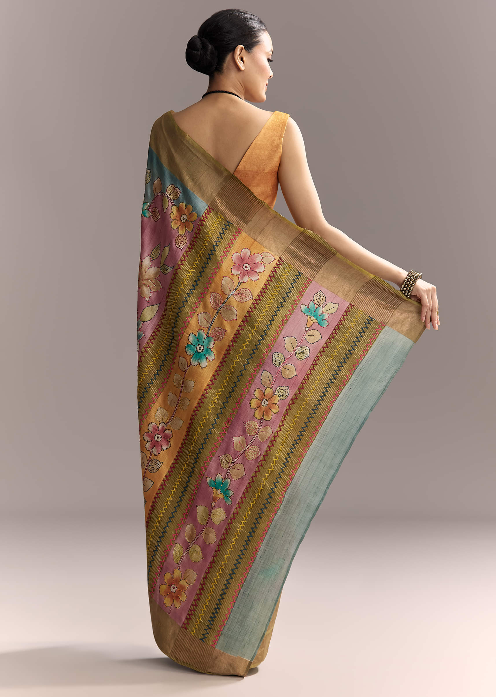 blue-cotton-saree-with-hand-painted-motifs-and-brown-border-sg317776-4.jpg
