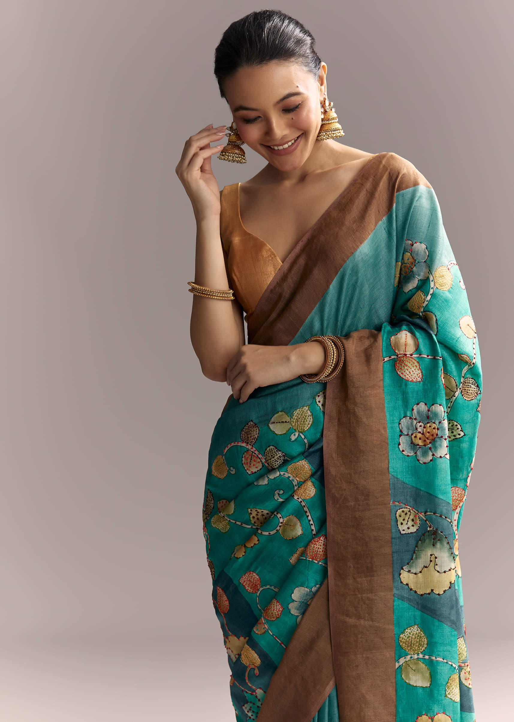 blue-cotton-silk-hand-painted-saree-with-brown-border-sg317770-5.jpg