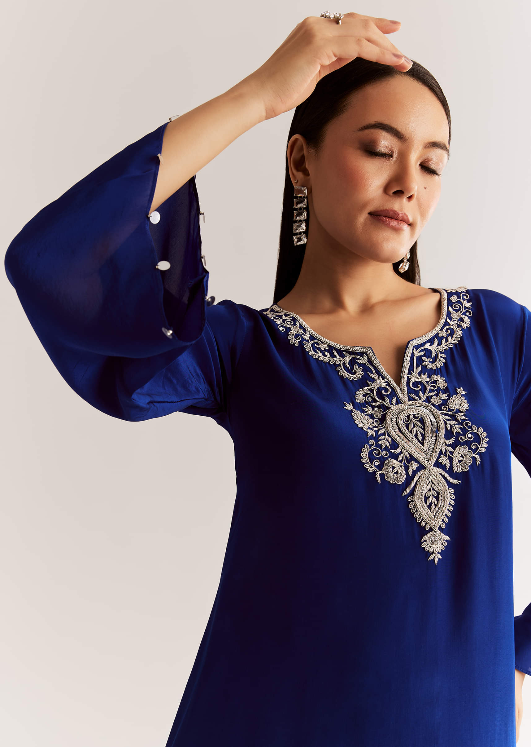 blue-crepe-kurta-set-with-silver-zardosi-and-asymmetrical-cut-sg320316-1_7157be96-0d31-4f50-834b-0e459cc2cc2d.jpg