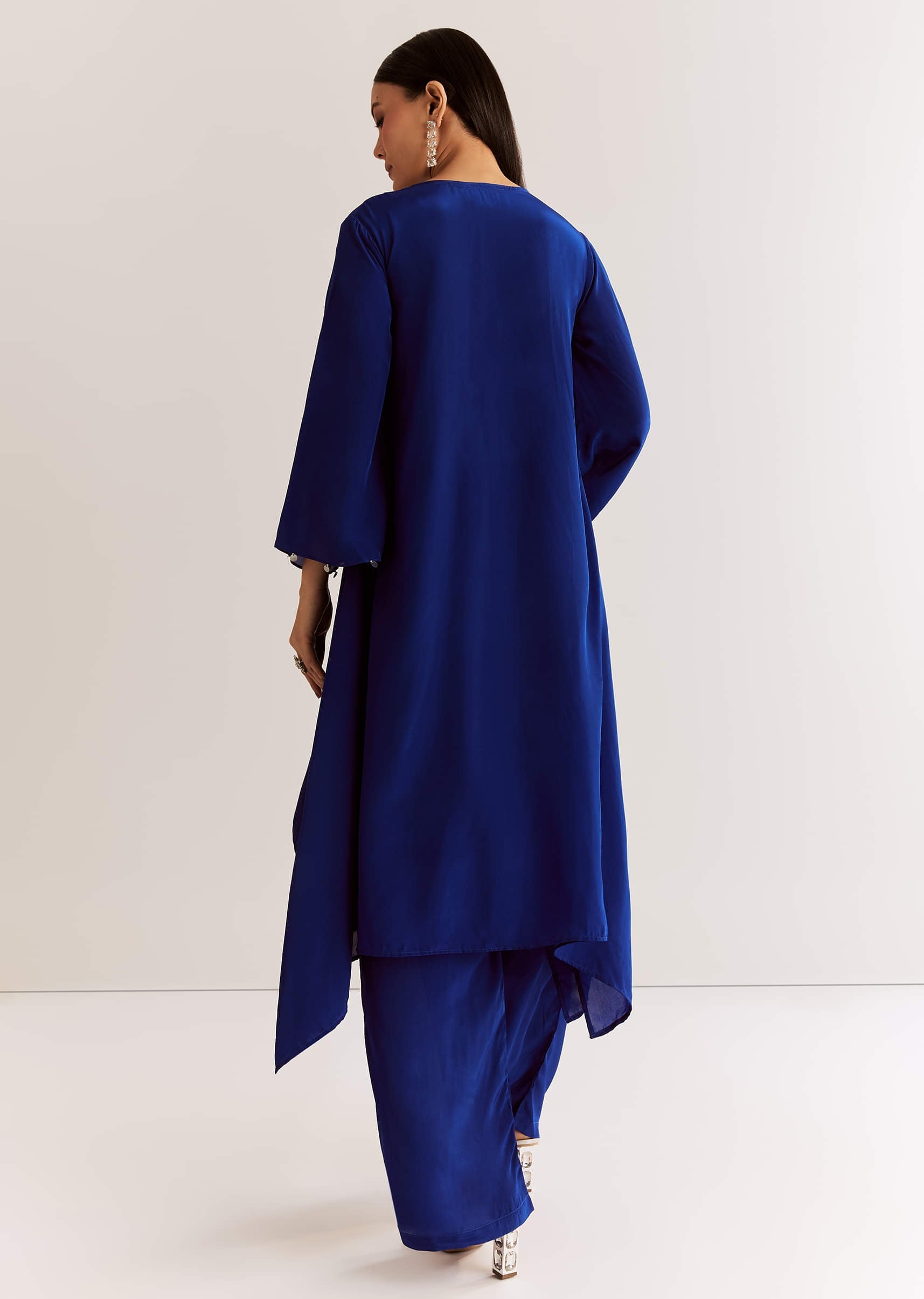 blue-crepe-kurta-set-with-silver-zardosi-and-asymmetrical-cut-sg320316-5_a0455630-3707-4e8d-b00c-6c10b8b8080b.jpg