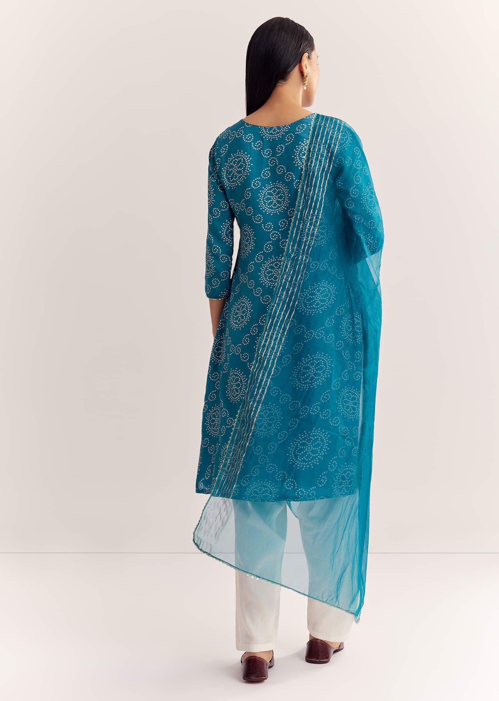 blue-dola-silk-printed-kurta-dupatta-set-with-embroidered-neckline-sg324769-5_9c547a57-2be1-43e1-8013-3bb622cccc87.jpg