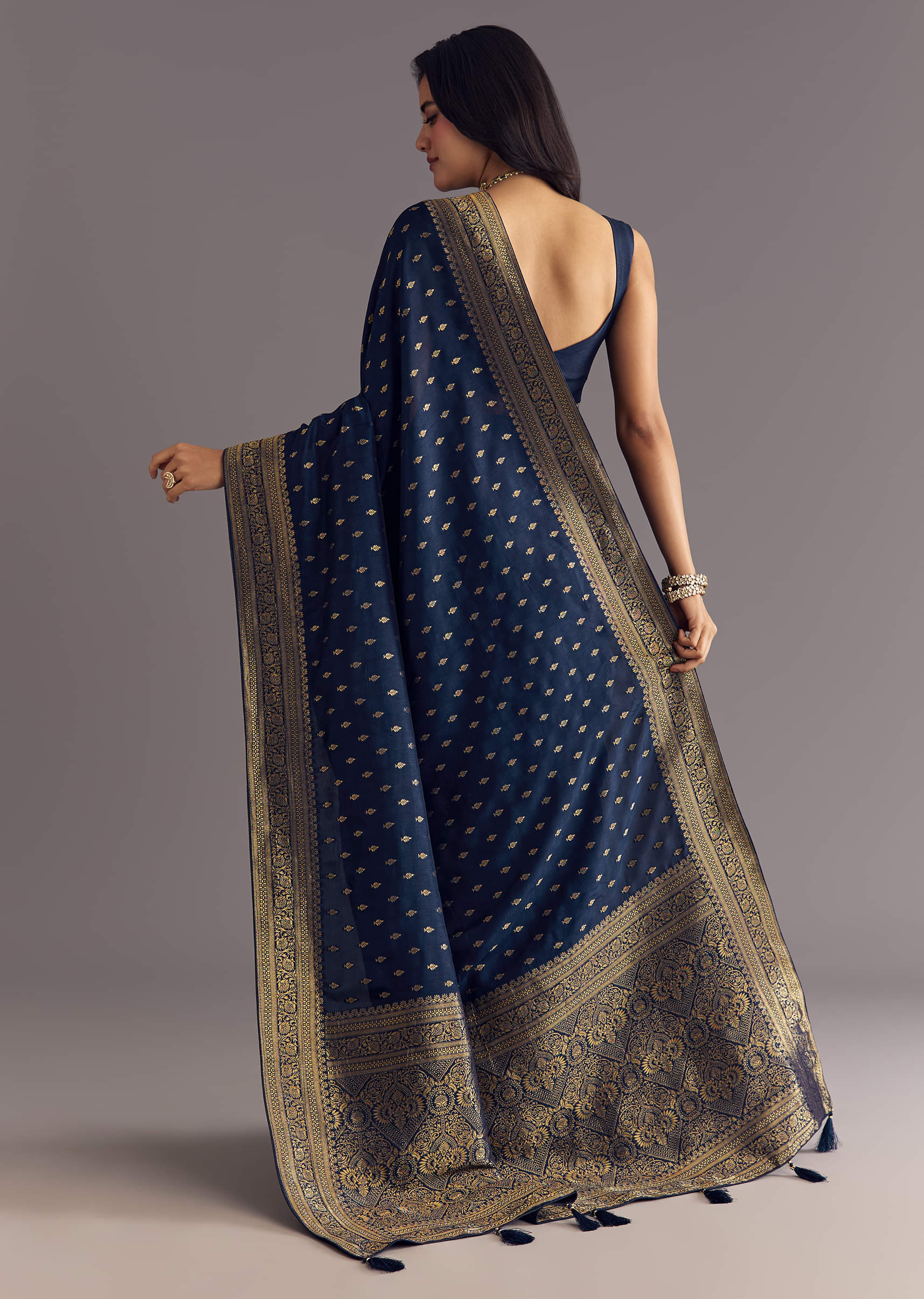 blue-dola-silk-saree-with-zari-border-and-butti-work-sg284634-6_0f42b600-59b4-4c43-98dd-55a5d085d6e0.jpg