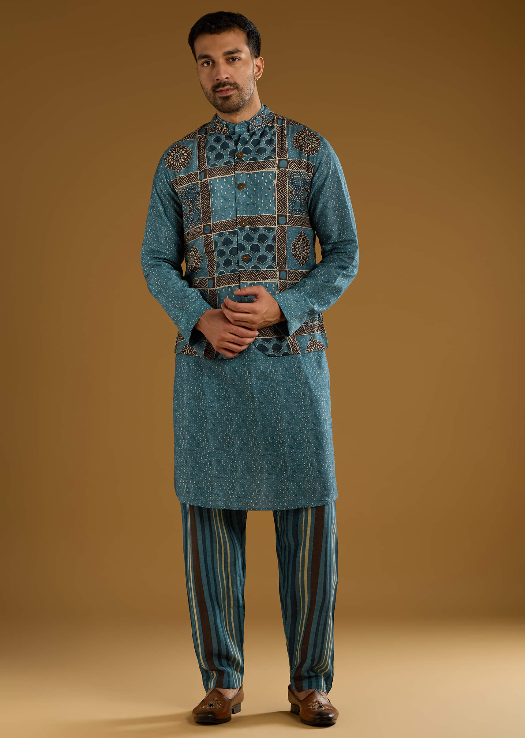 blue-linen-kurta-jacket-set-for-men-with-hand-block-ajrakh-print-sg359220-3.jpg
