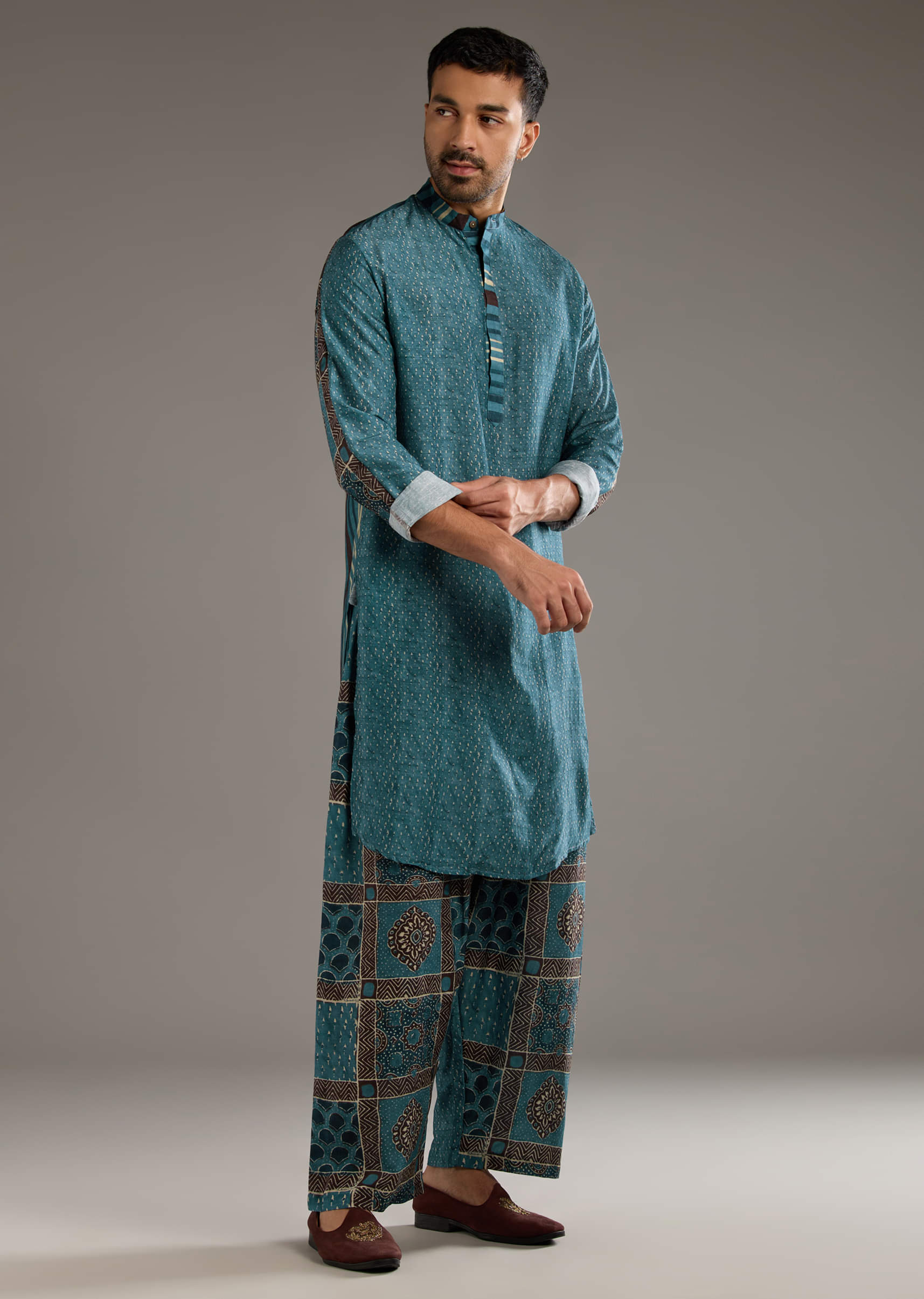 blue-linen-kurta-set-for-men-with-hand-block-ajrakh-print-sg359244-3.jpg