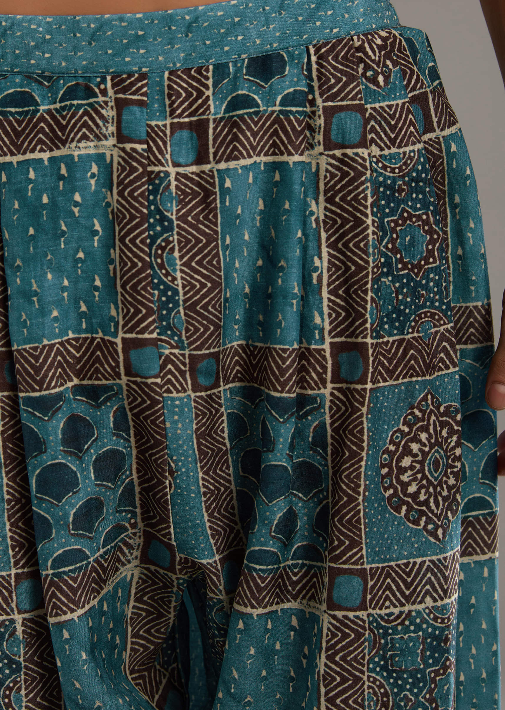 blue-linen-kurta-set-for-men-with-hand-block-ajrakh-print-sg359244-6.jpg
