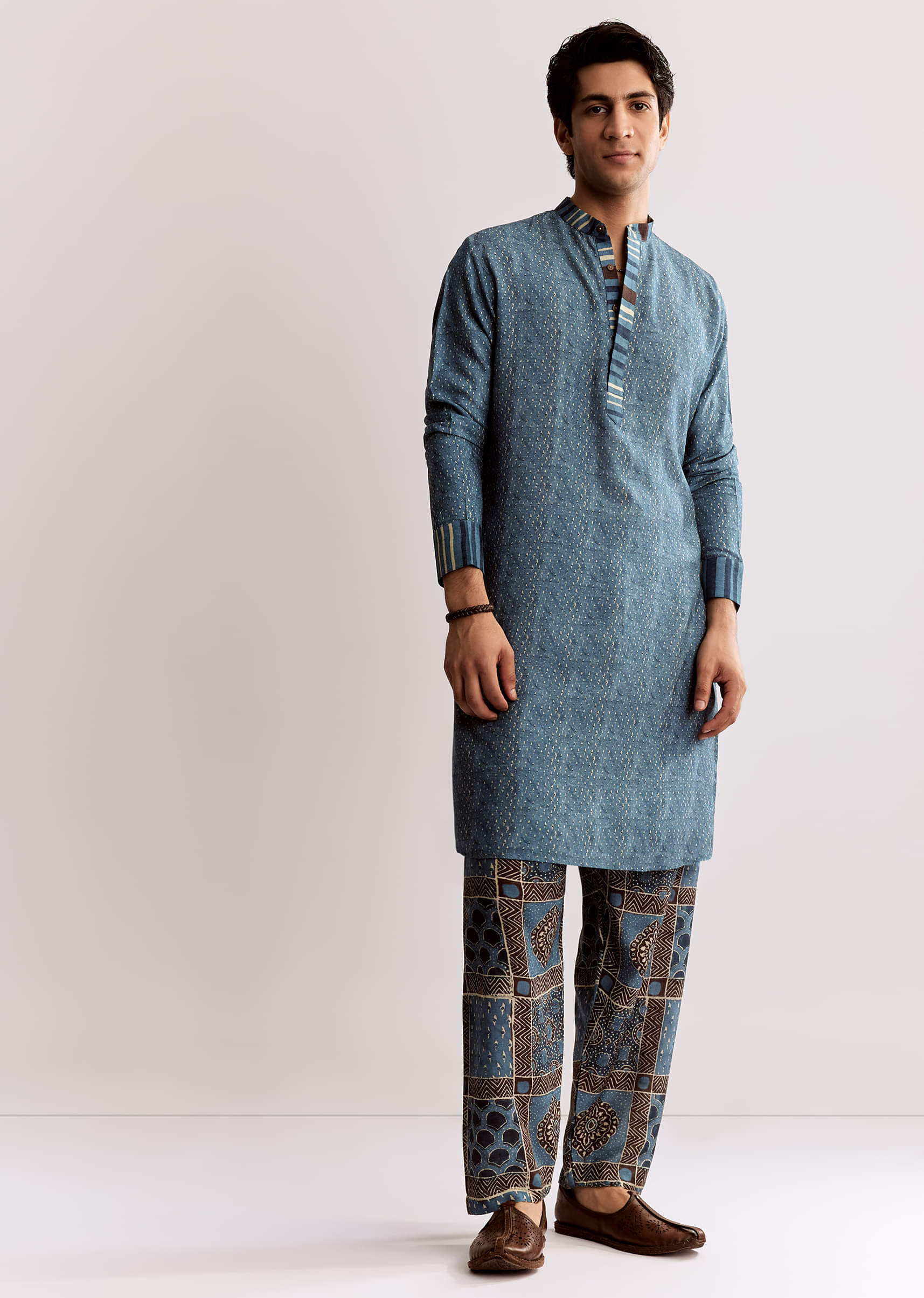 blue-linen-kurta-set-with-ajrakh-print-sg318199-4_32f8876e-d5d4-4299-a102-907b4c425201.jpg