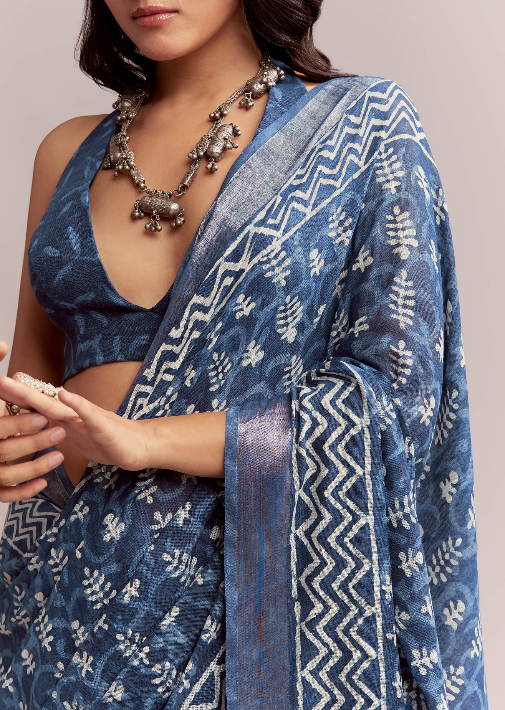blue-linen-printed-saree-with-heritage-ajrakh-leaf-print-sg311986-2.jpg