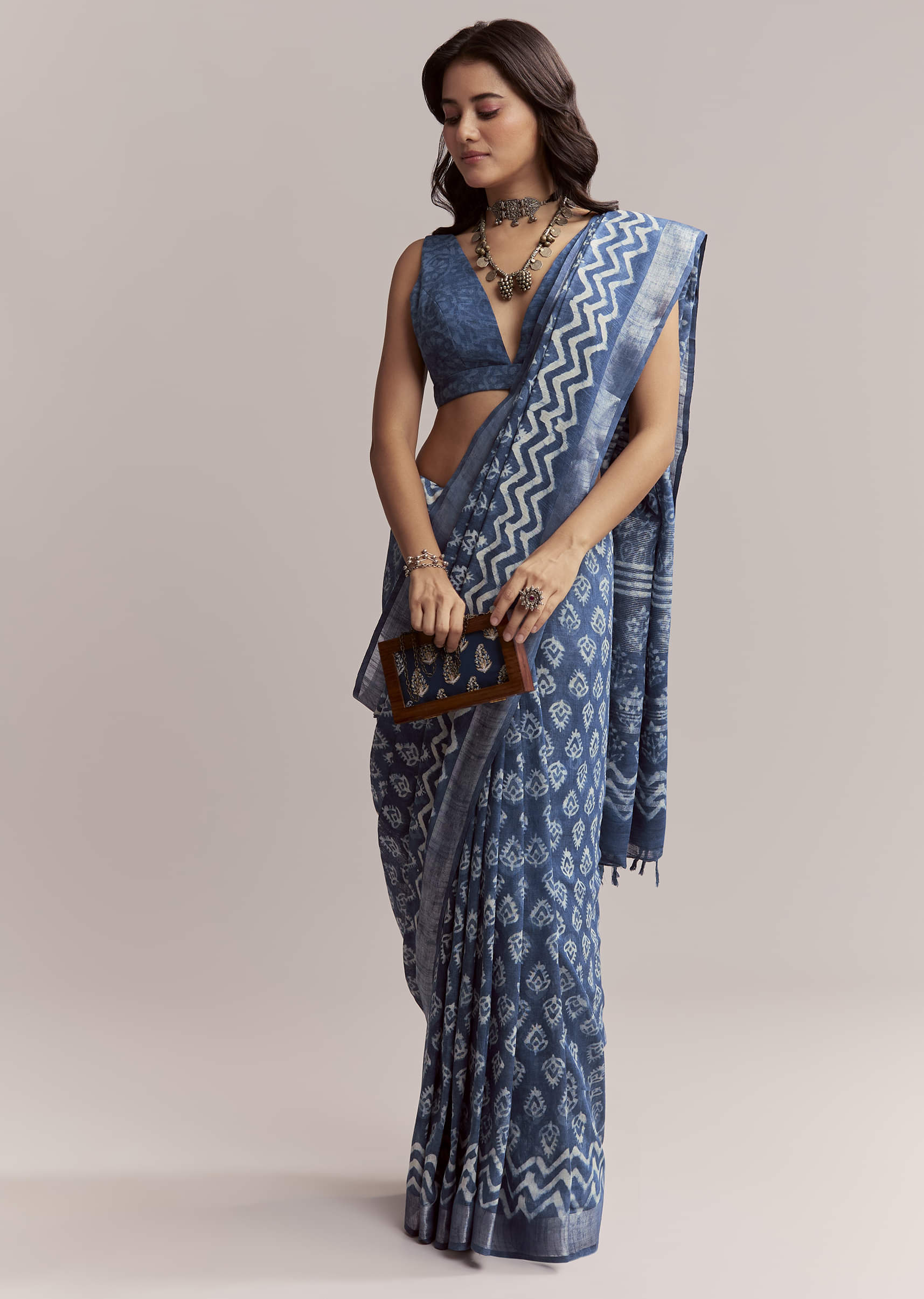 blue-linen-printed-saree-with-traditional-ajrakh-leaf-print-sg311984-3.jpg