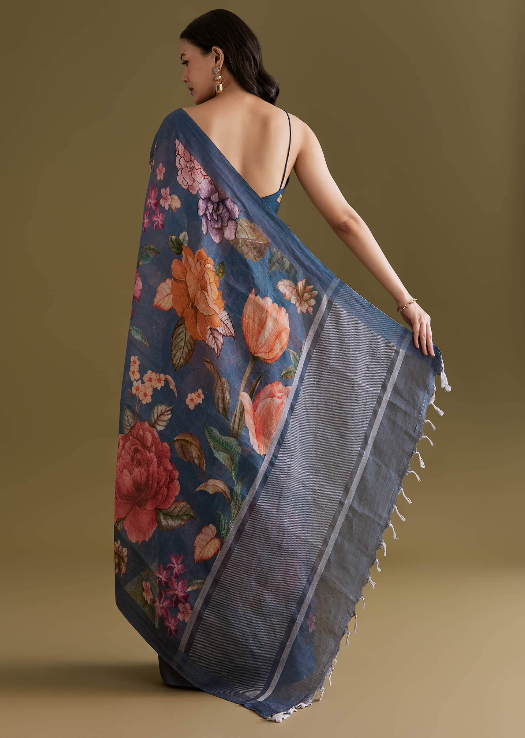 blue-linen-saree-with-botanical-floral-prints-sg291729-6_07c4de07-b567-43e2-84ae-ebb9039aeae8.jpg