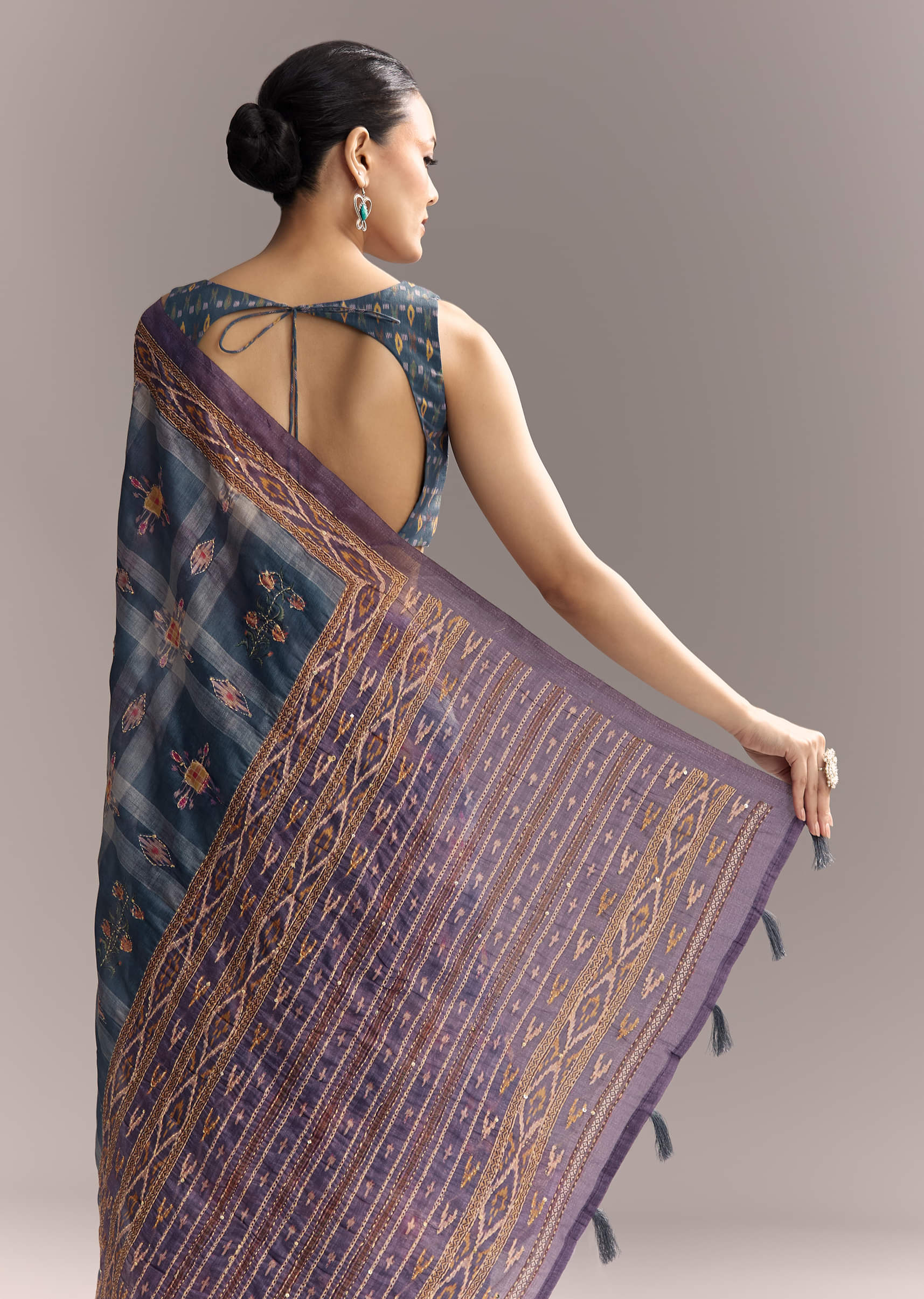blue-linen-saree-with-hand-block-ajrakh-print-and-lavender-border-sg312211-6.jpg