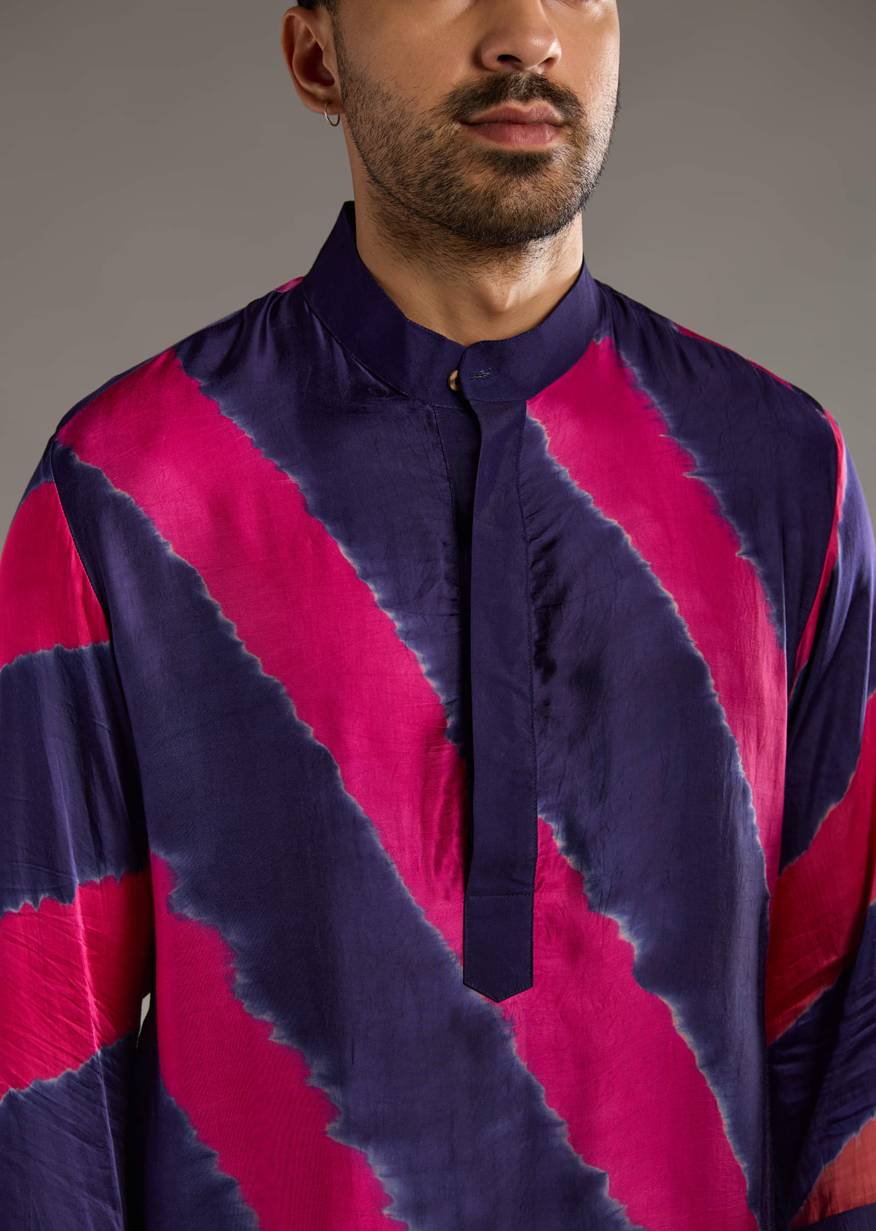 blue-modal-kurta-set-for-men-with-hand-dyed-leheriya-print-sg349637-2.jpg