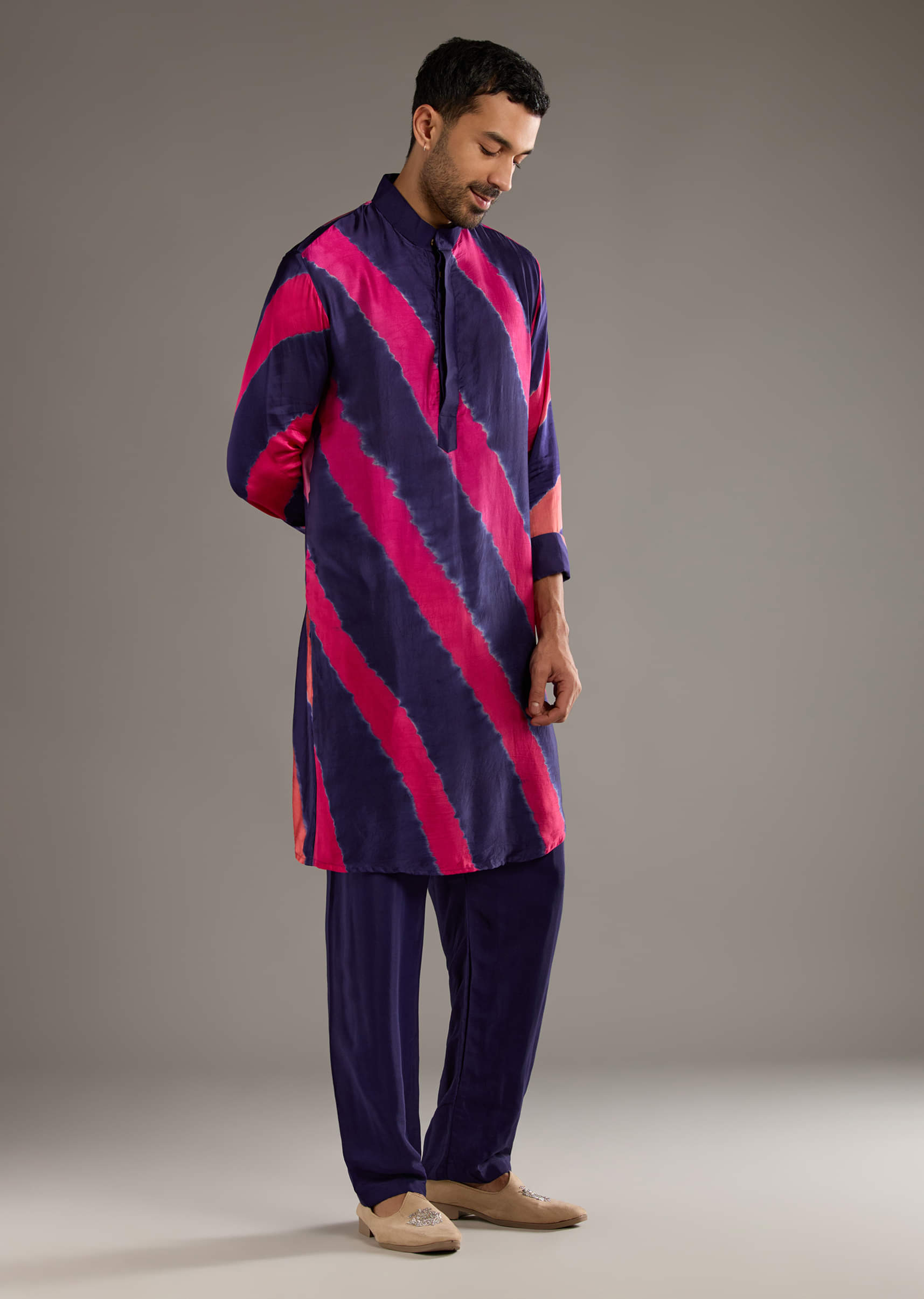 blue-modal-kurta-set-for-men-with-hand-dyed-leheriya-print-sg349637-3.jpg