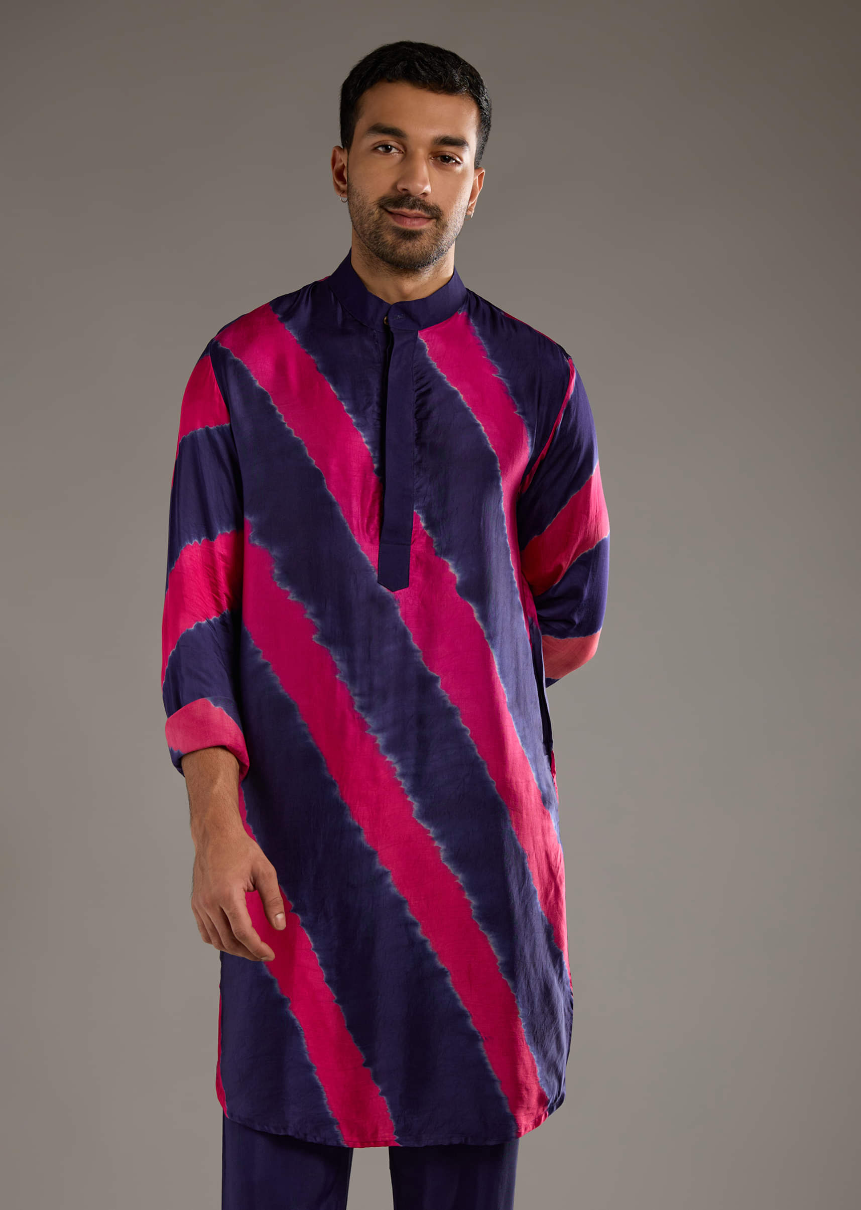 blue-modal-kurta-set-for-men-with-hand-dyed-leheriya-print-sg349637-4.jpg