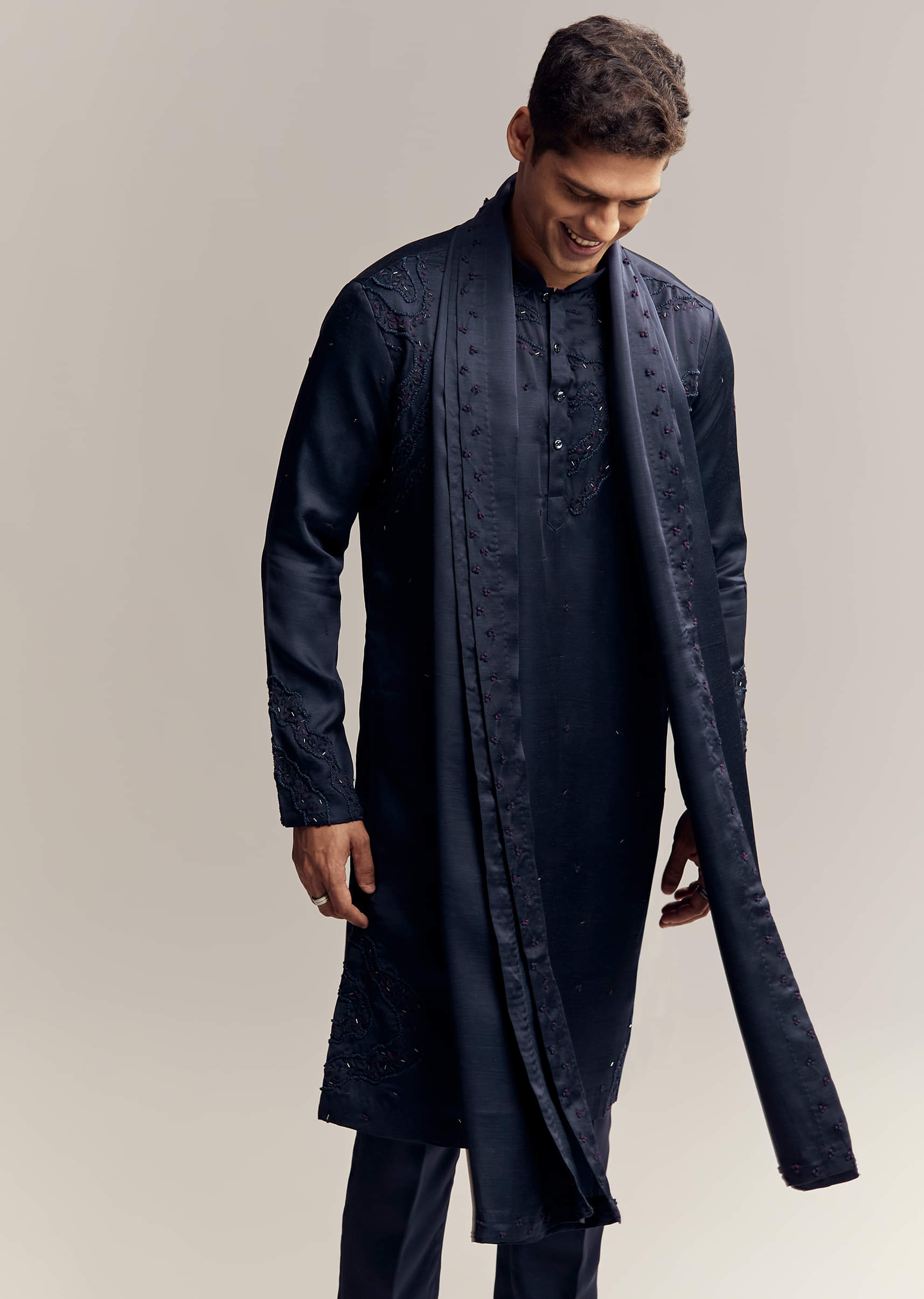 blue-silk-hand-embroidered-kurta-set-for-men-sg321860-3_8.jpg