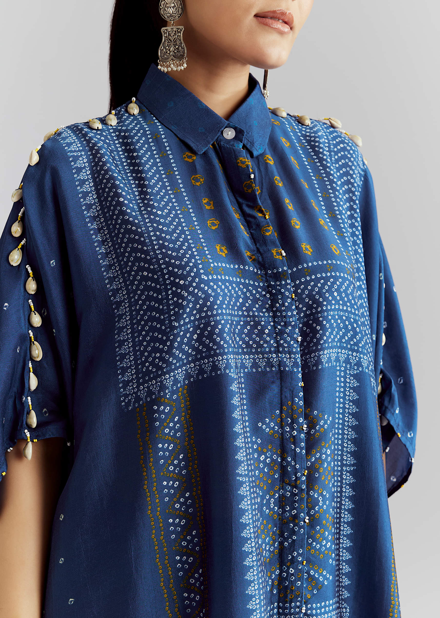 blue-silk-kaftaan-kurta-set-with-bandhani-print-sg358000-2.jpg