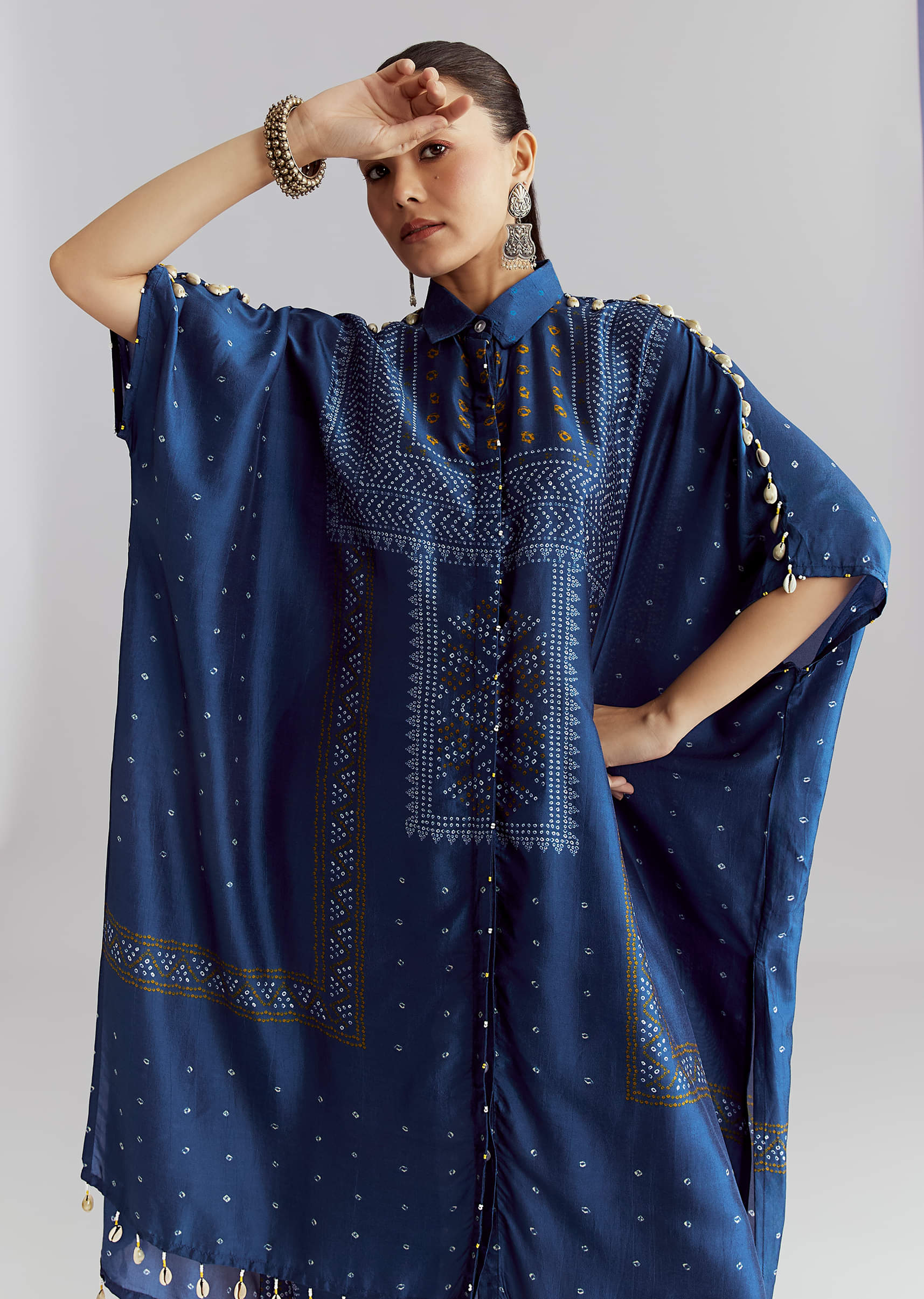 blue-silk-kaftaan-kurta-set-with-bandhani-print-sg358000-4.jpg