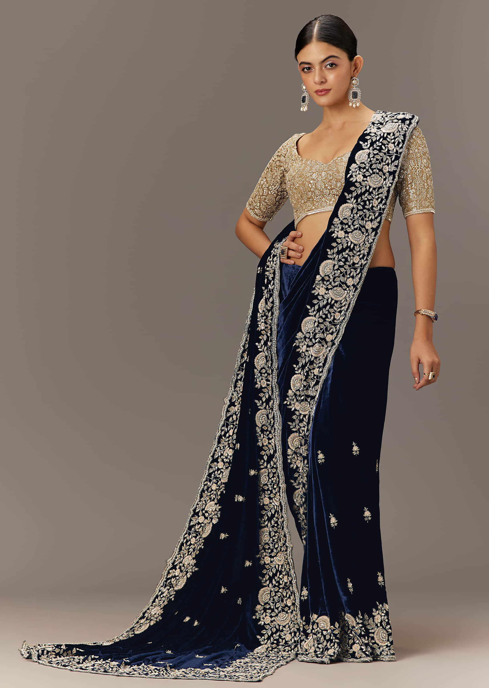 blue-velvet-saree-with-brocade-embroidered-blouse-sg300073-3_9306ff84-63c0-4f71-b213-d7a0d22aca45.jpg