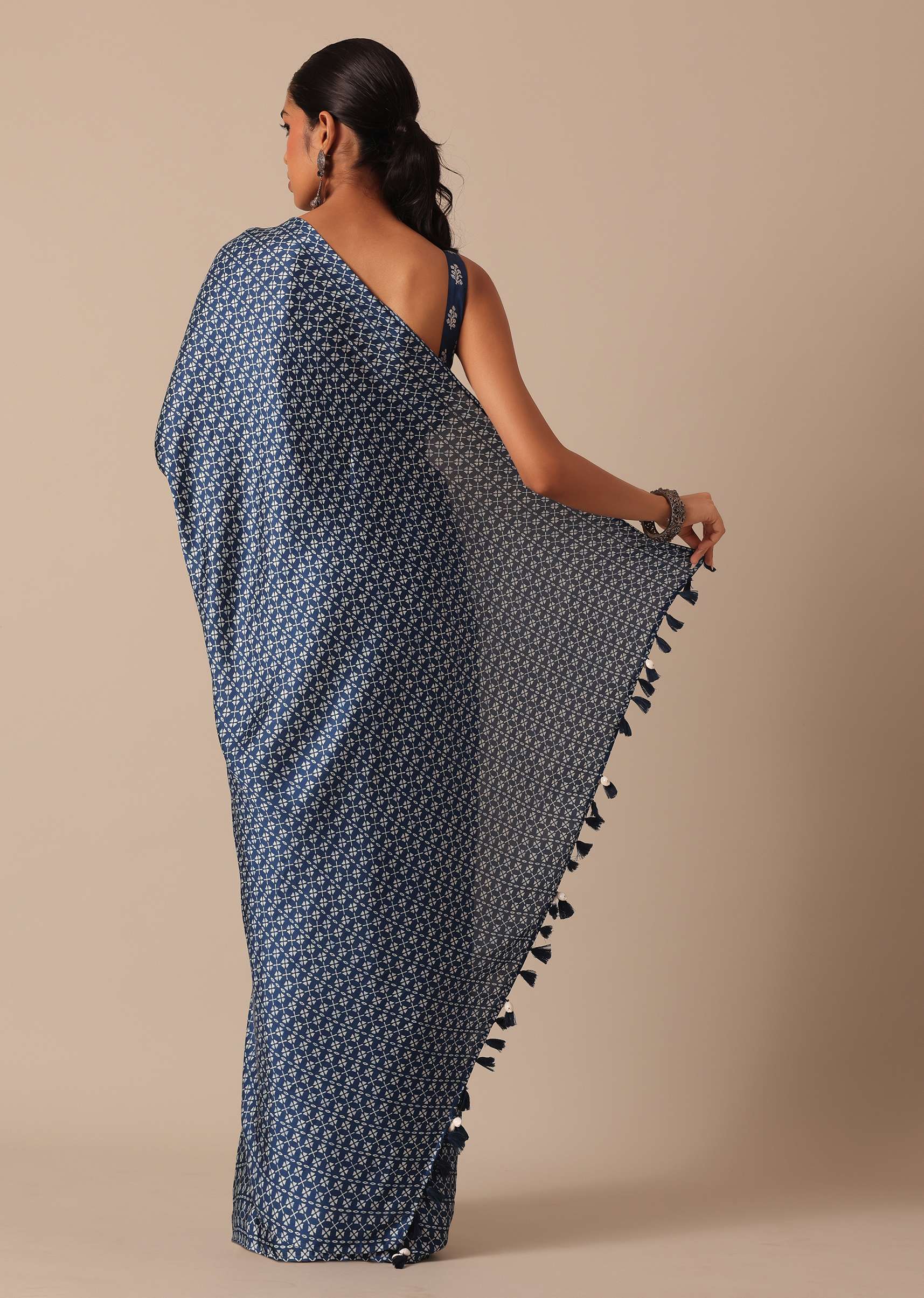 blue_printed_saree_in_satin-sg153392_3_d3979c12-eb76-4b6e-909a-2ca651610ced.jpg