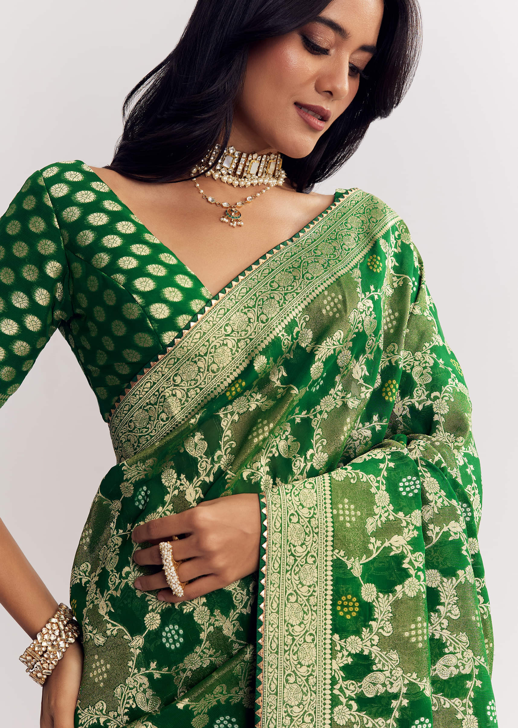bottle-green-shaded-dola-silk-saree-with-zari-jaal-work-sg312402-3_222b3880-06d3-4b69-985f-f2b55d0d1868.jpg
