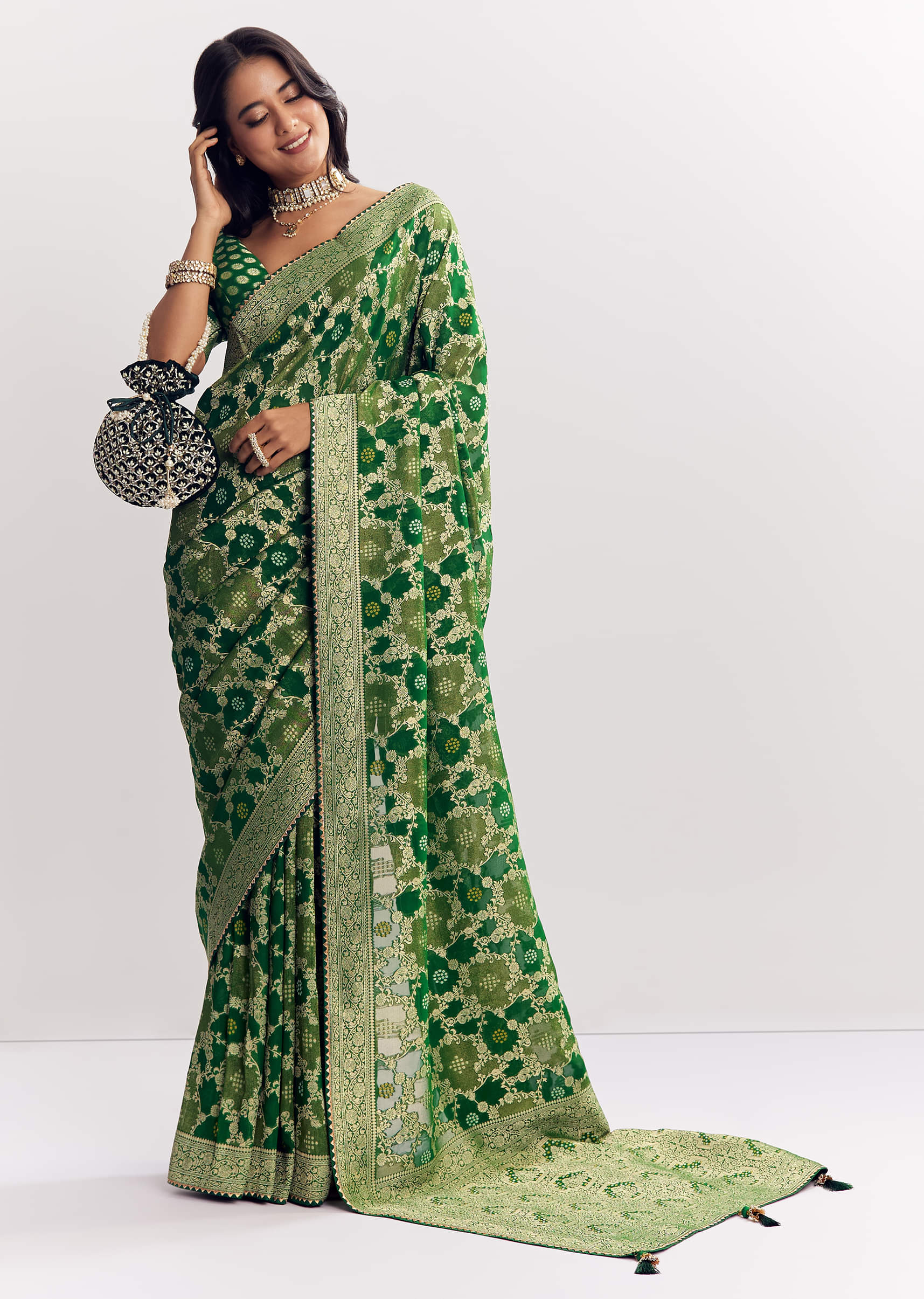 bottle-green-shaded-dola-silk-saree-with-zari-jaal-work-sg312402-5_ba8fce40-51fc-4fd0-af85-ff7287872179.jpg