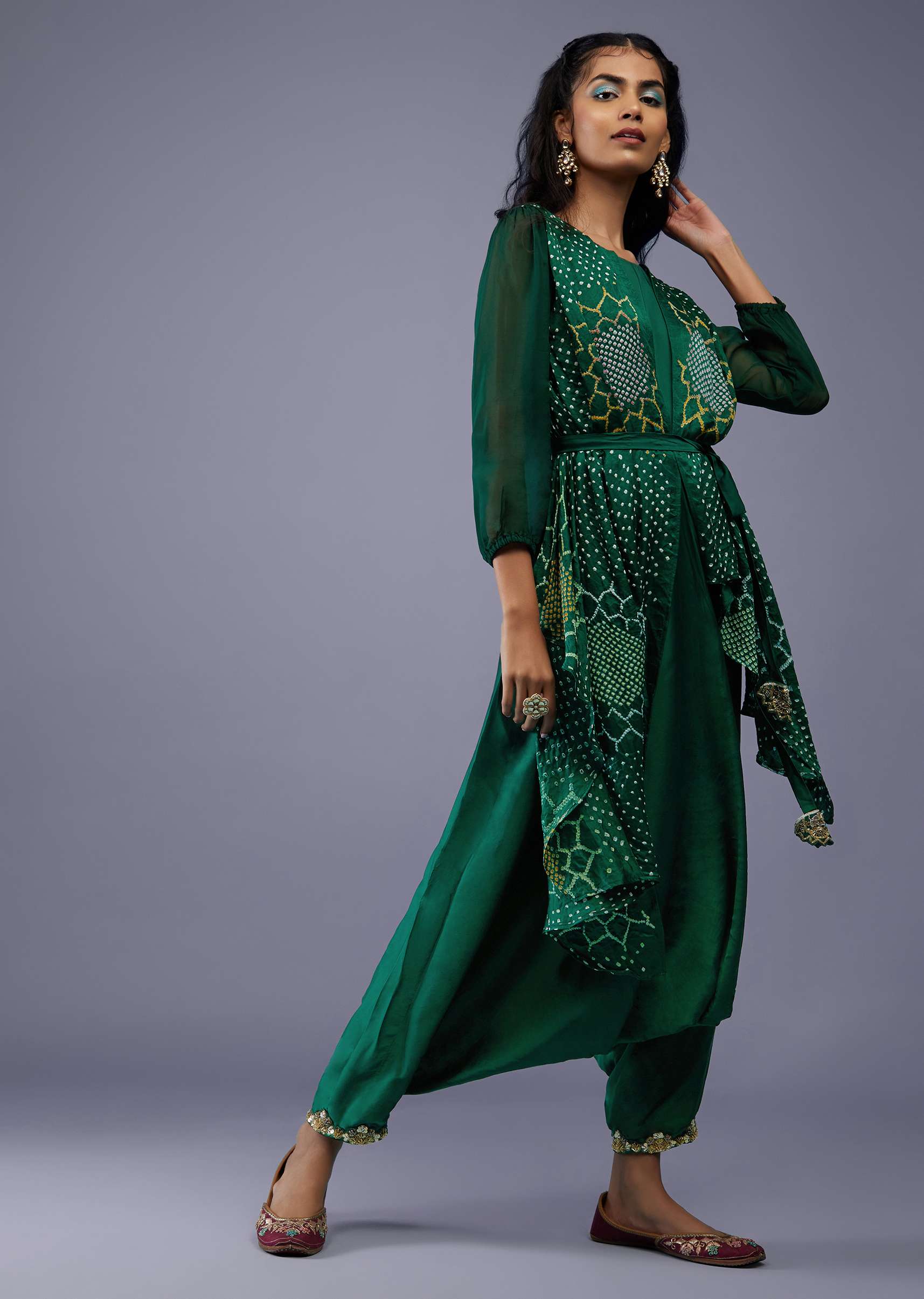 bottle_green_gajji_silk_attached_shrug-sg103175_6_5d45f152-2973-4459-9039-e409ad43595f.jpg