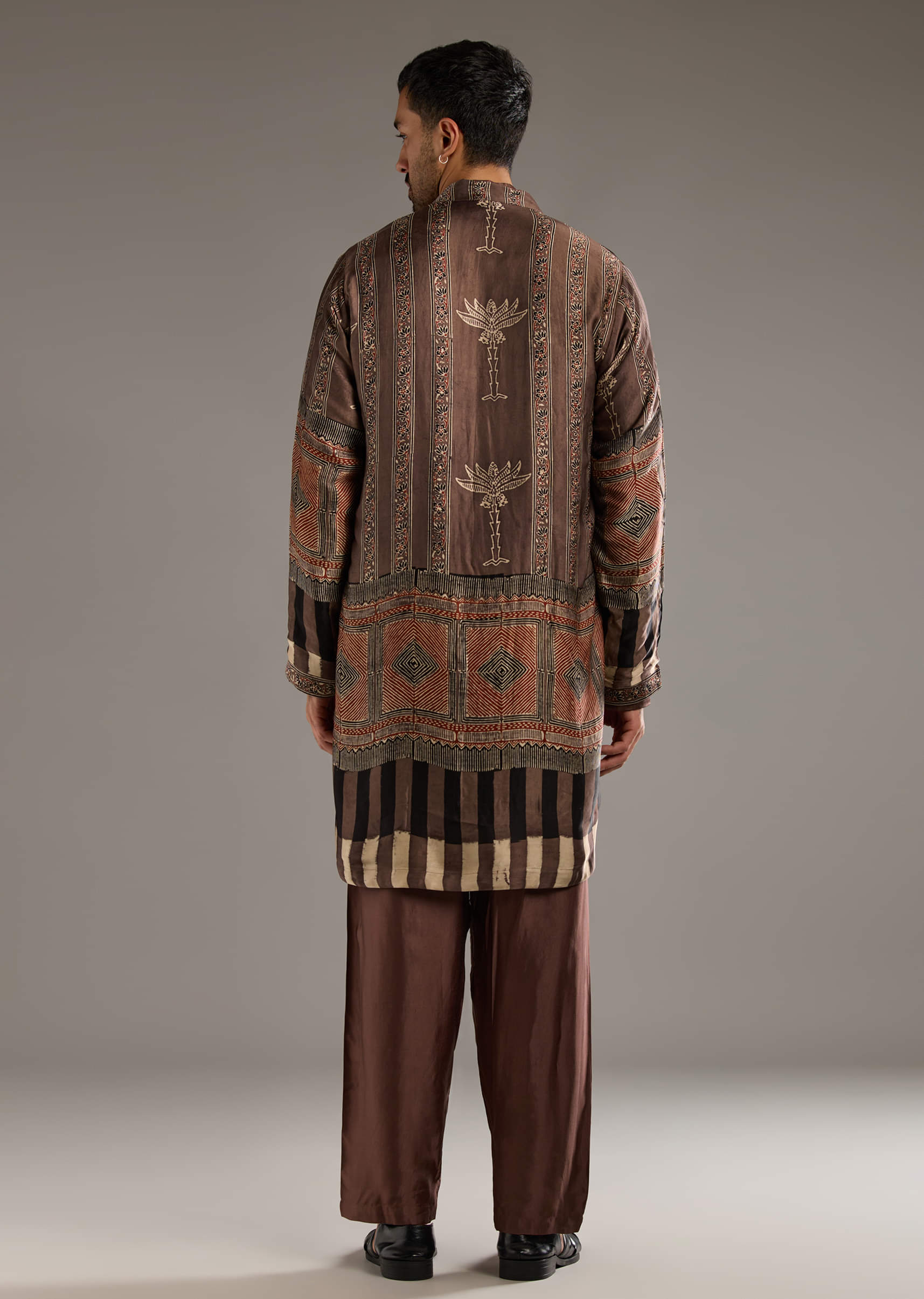 brown-modal-linen-kurta-jacket-set-for-men-with-hand-block-ajrakh-print-sg359326-5.jpg